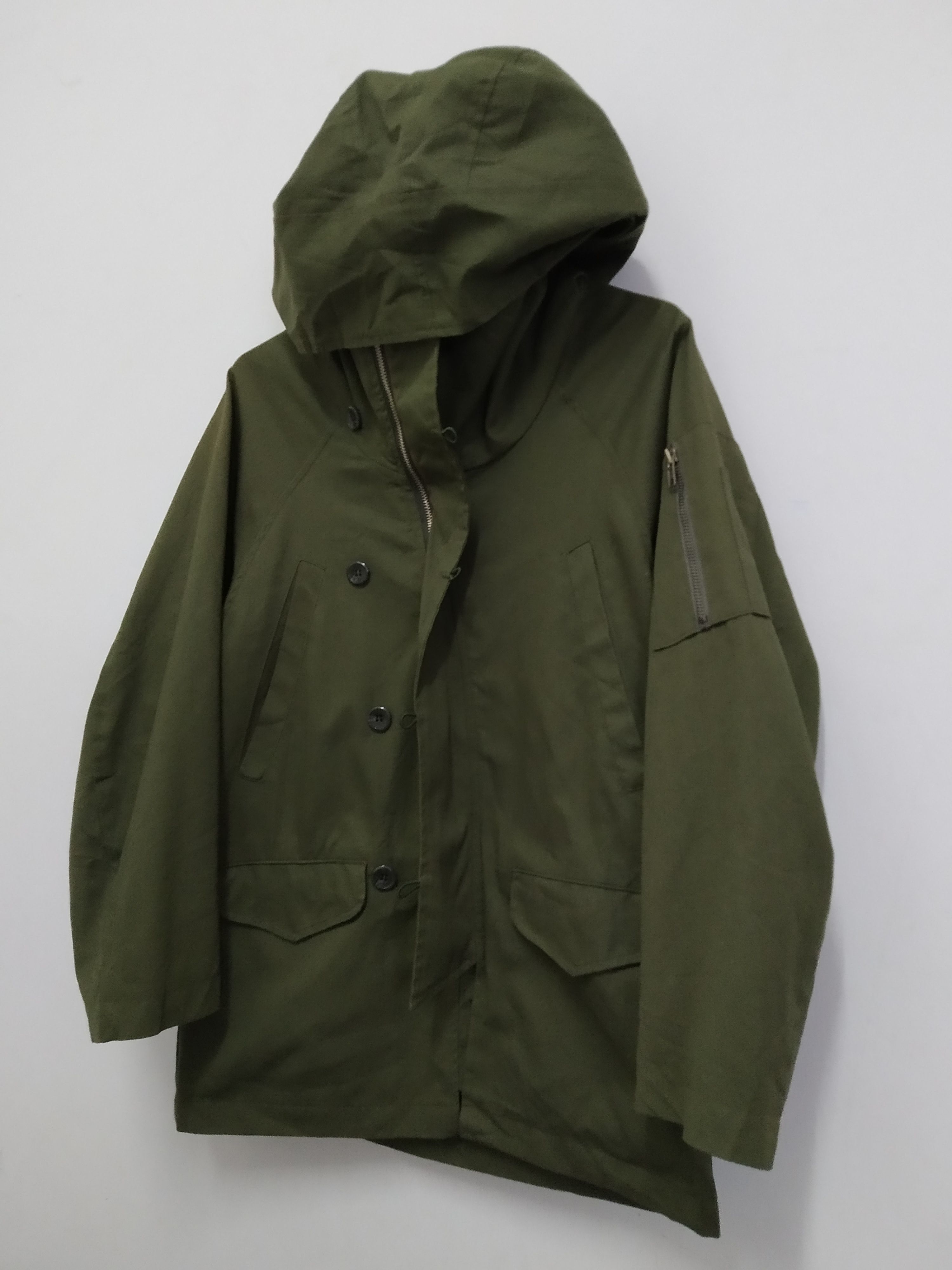 Attachment Hoodie jacket Attachment Size US L / EU 52-54 / 3 - 4 Thumbnail