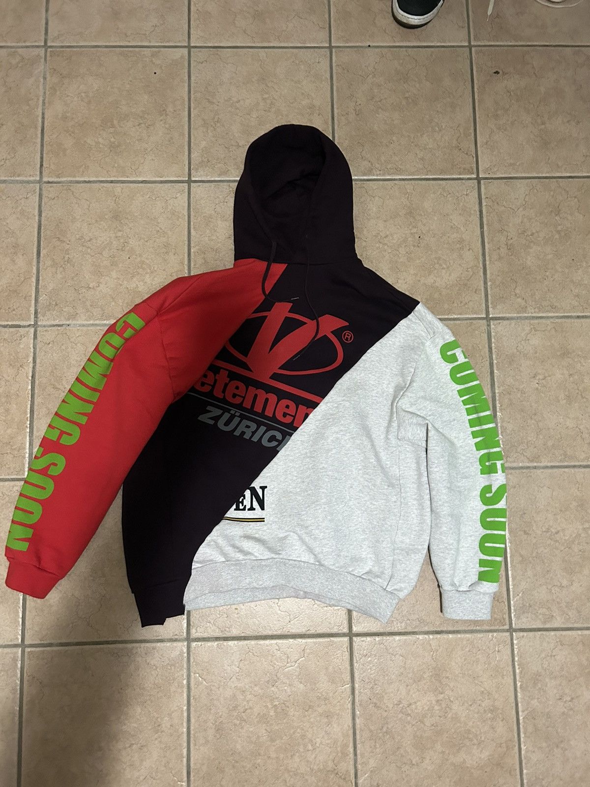 Vetements Vetements “Zurich” reconstruct hoodie Size US M / EU 48-50 / 2 - 1 Thumbnail