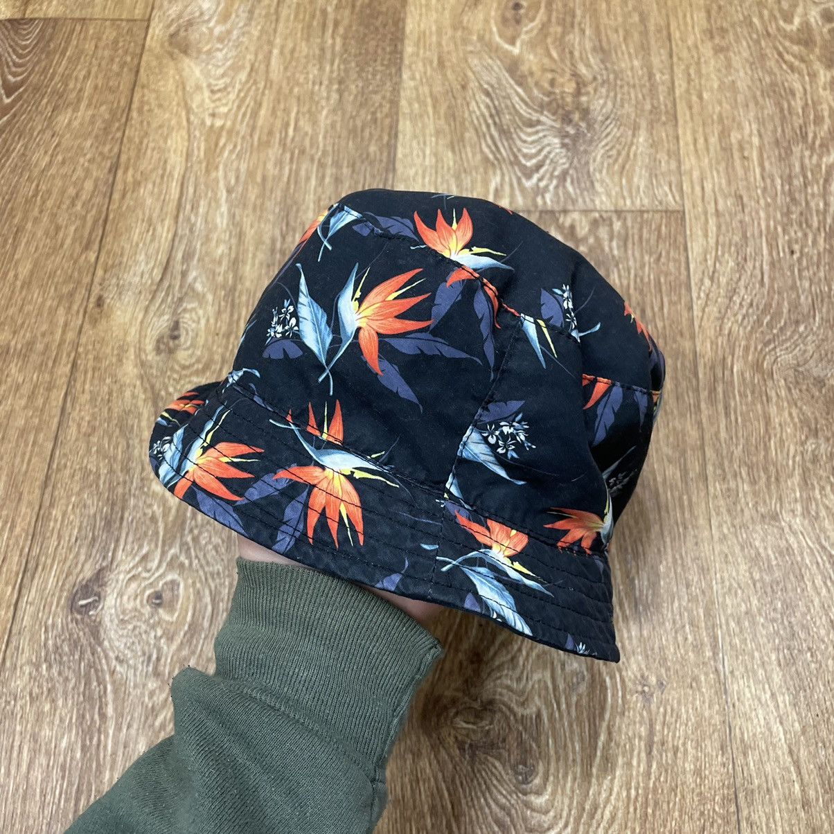 Vintage Vintage Y2K Tropical Floral Bucket Hat Streetwear Rave OS Size ONE SIZE - 1 Thumbnail