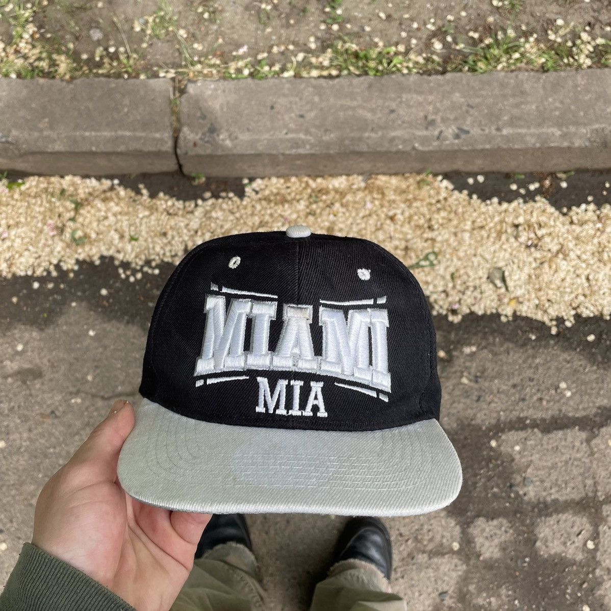 Vintage Vintage 90s Miami Snapback Cap Streetwear Skate Slim Logo OS Size ONE SIZE - 1 Thumbnail