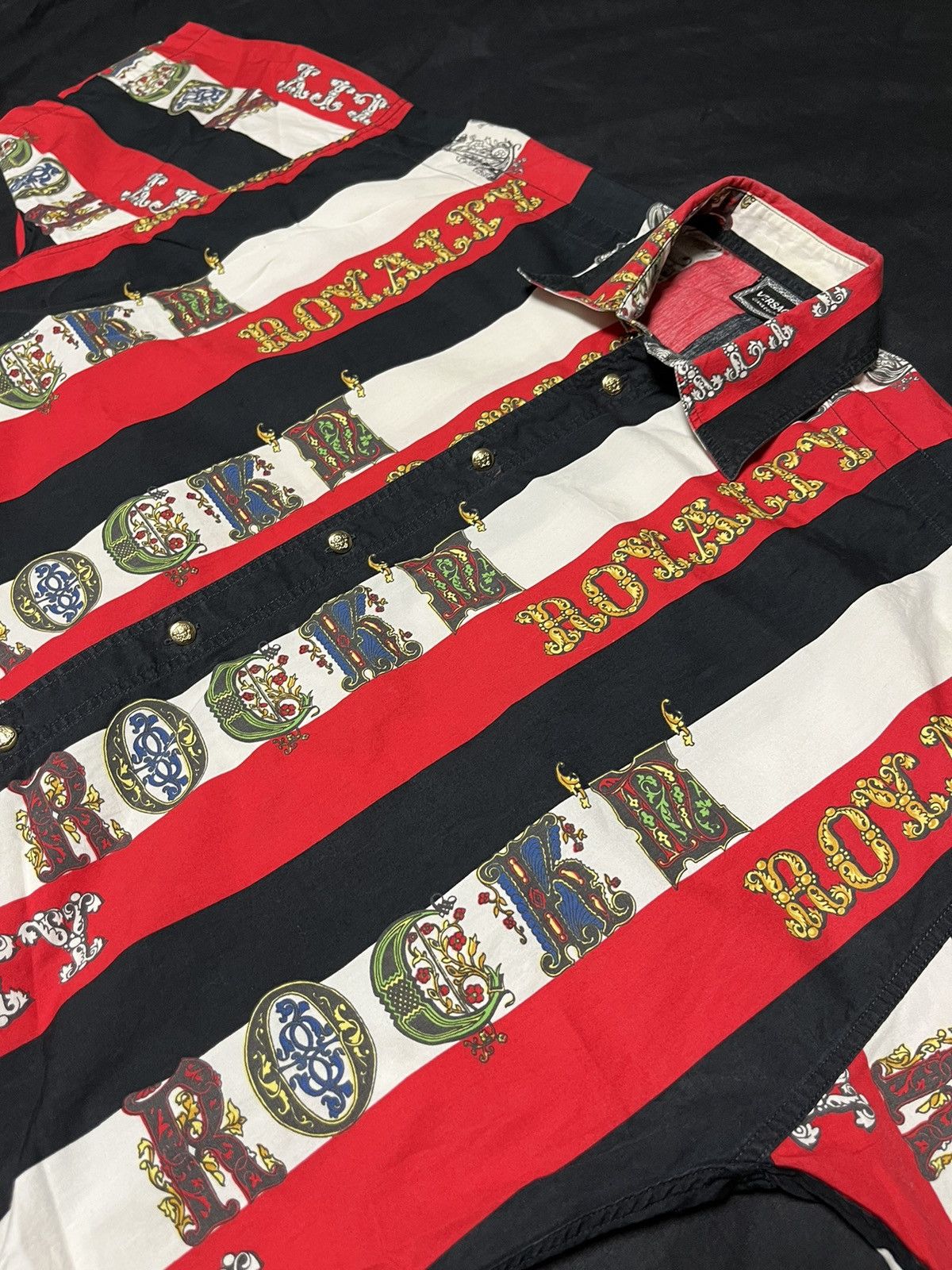 Versace 🧨REAL GRAIL Versace Rock & Royalty Overprinted Shirt Size US M / EU 48-50 / 2 - 12 Thumbnail