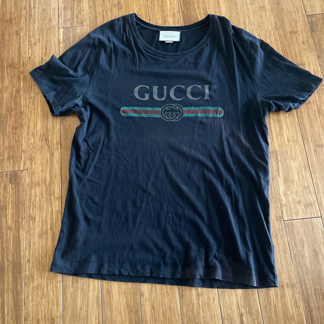 Gucci Vintage Logo T Shirt Tops