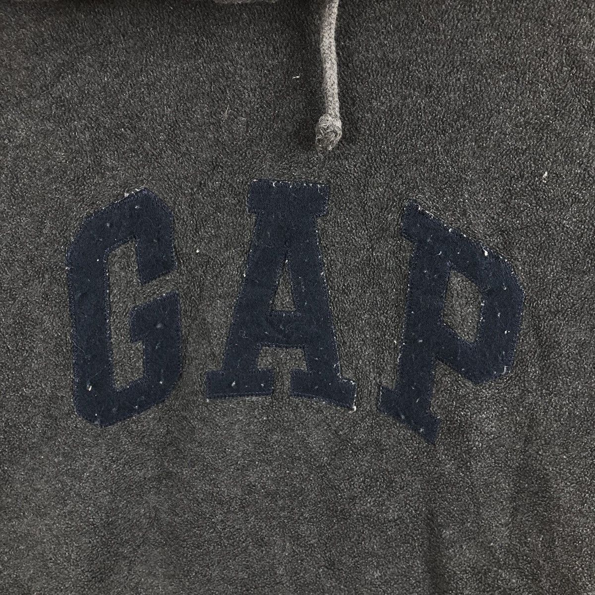 Gap Vintage GAP Fleece Hoodies Big Logo Embroidered Pullover Size US XXL / EU 58 / 5 - 3 Thumbnail