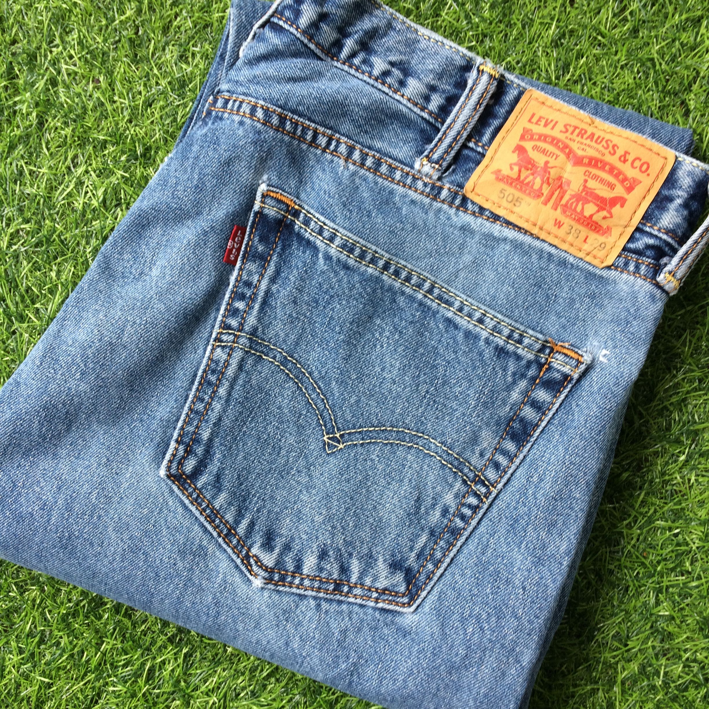 Levi's Vintage Distressed Levis 505 Jeans #B-433 Size US 37 - 6 Thumbnail