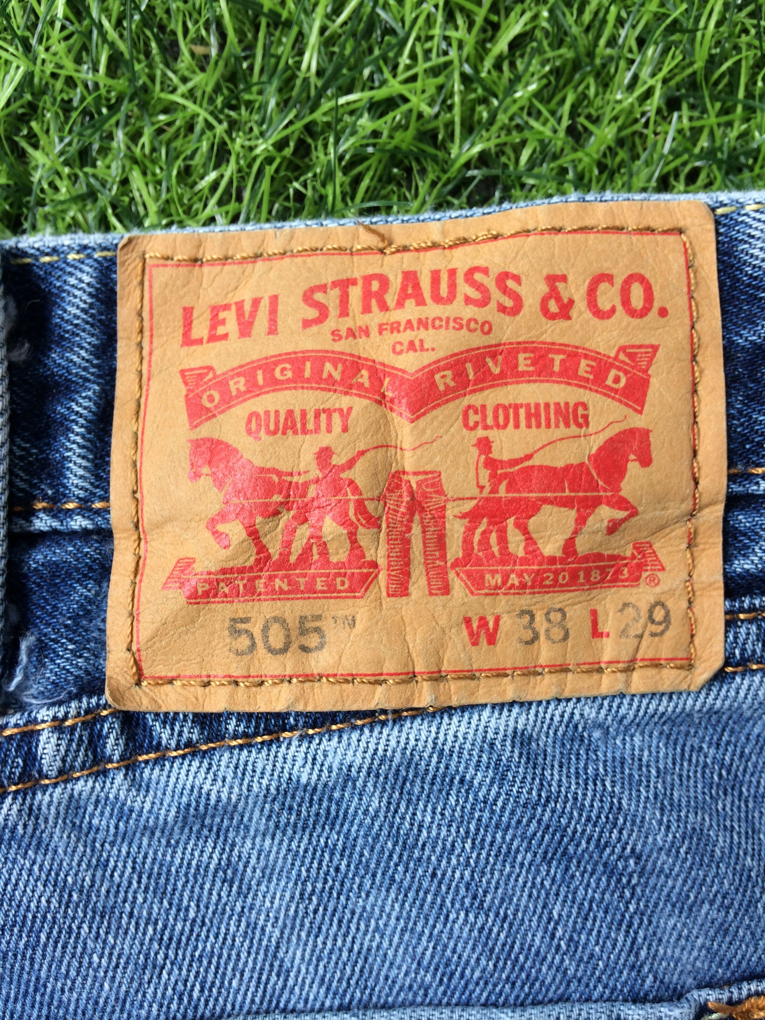 Levi's Vintage Distressed Levis 505 Jeans #B-433 Size US 37 - 10 Thumbnail