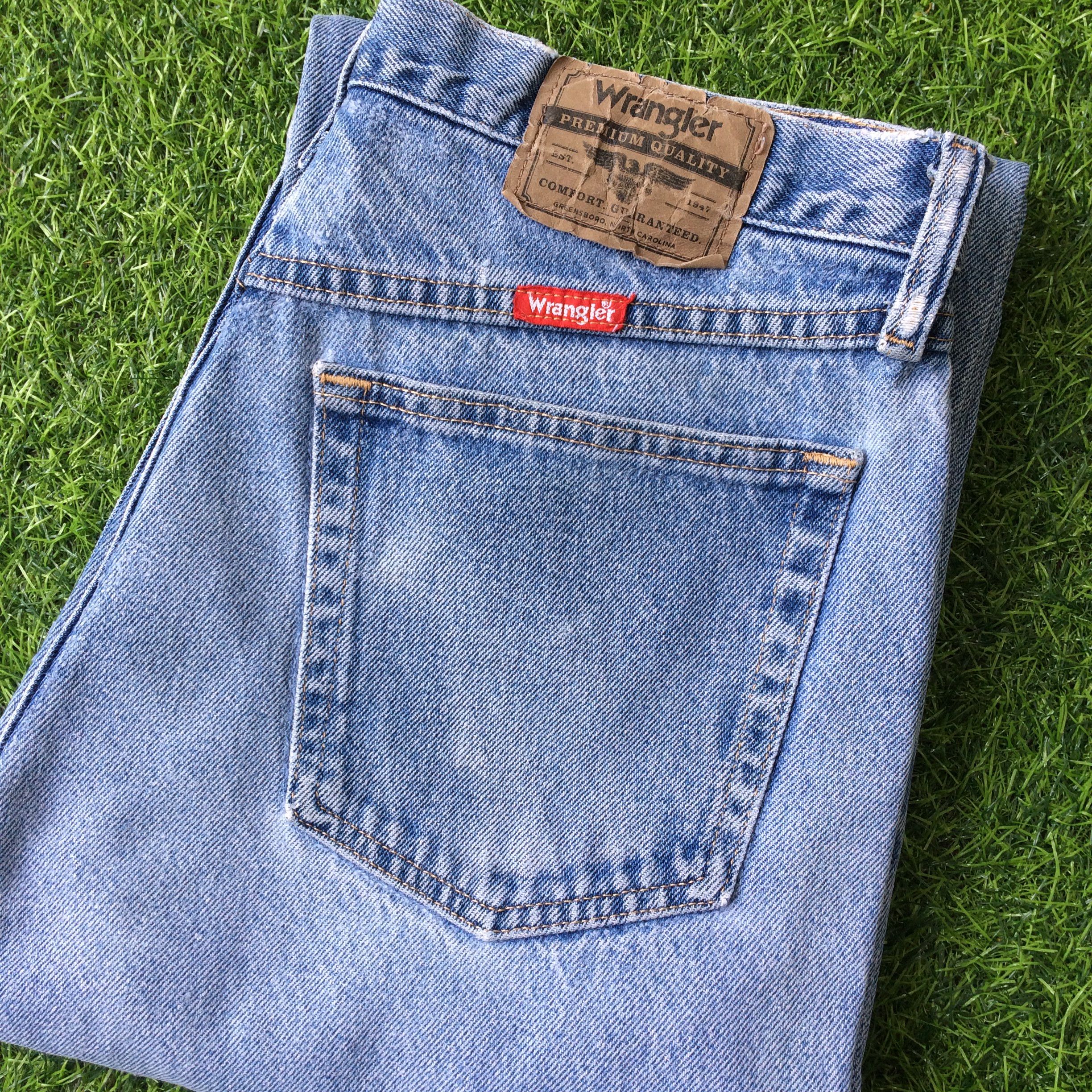 Vintage Vintage Distressed Jeans #B-311 Size US 31 - 8 Thumbnail