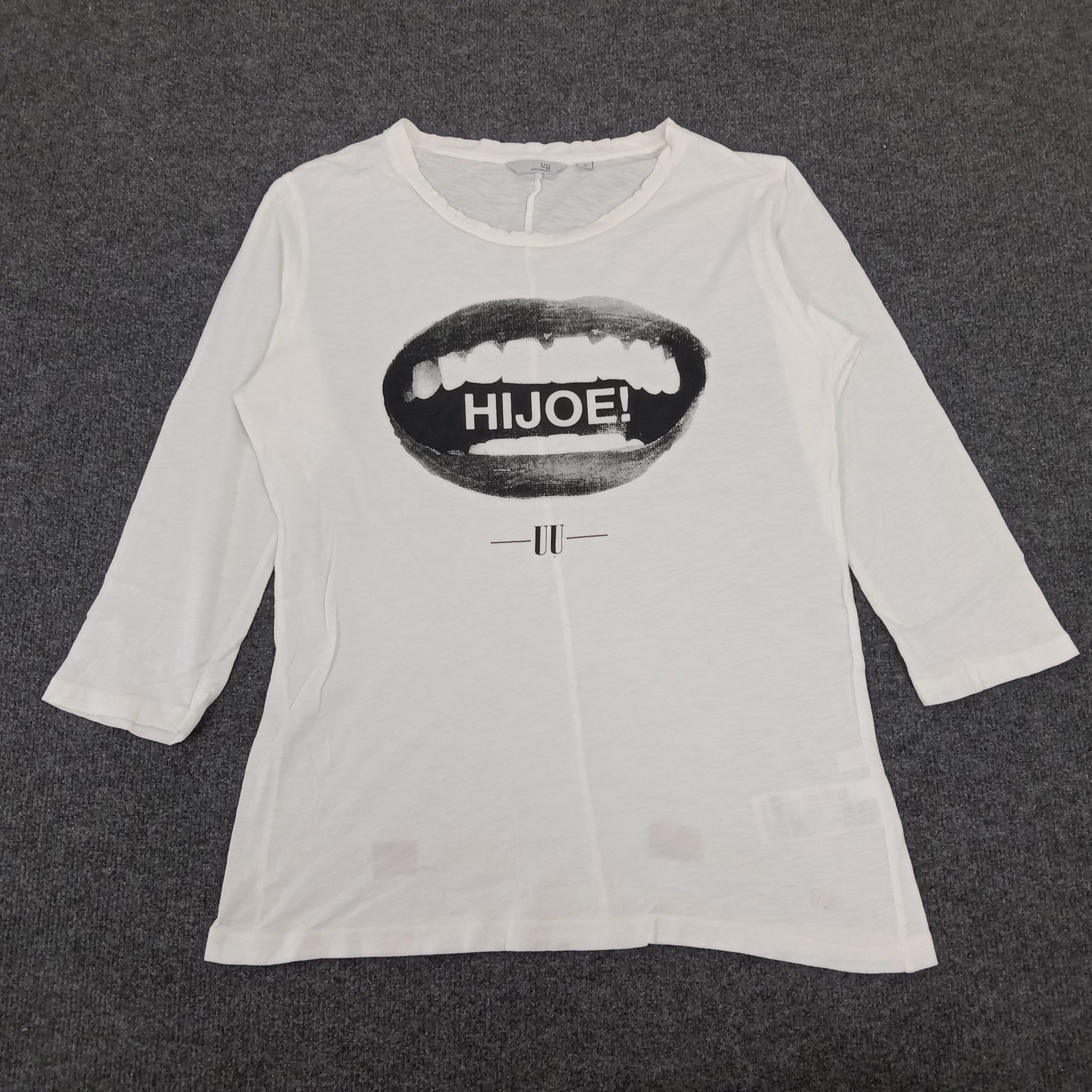 Japanese Brand × Undercover × Vintage Uniqlo Undercover Japanese Brand Tshirt Size M / US 6-8 / IT 42-44 - 1 Thumbnail