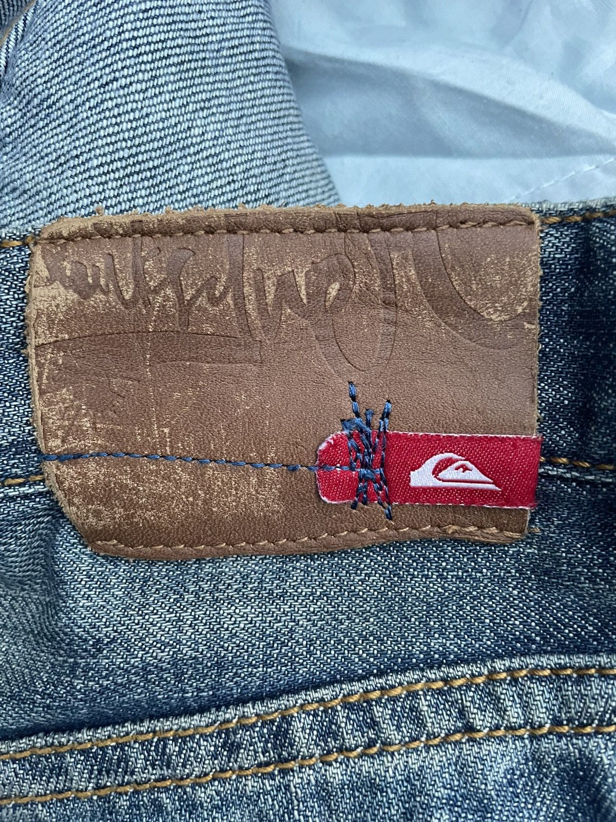 Quiksilver Quiksilver Faded Distresed Denim Size US 30 / EU 46 - 15 Thumbnail