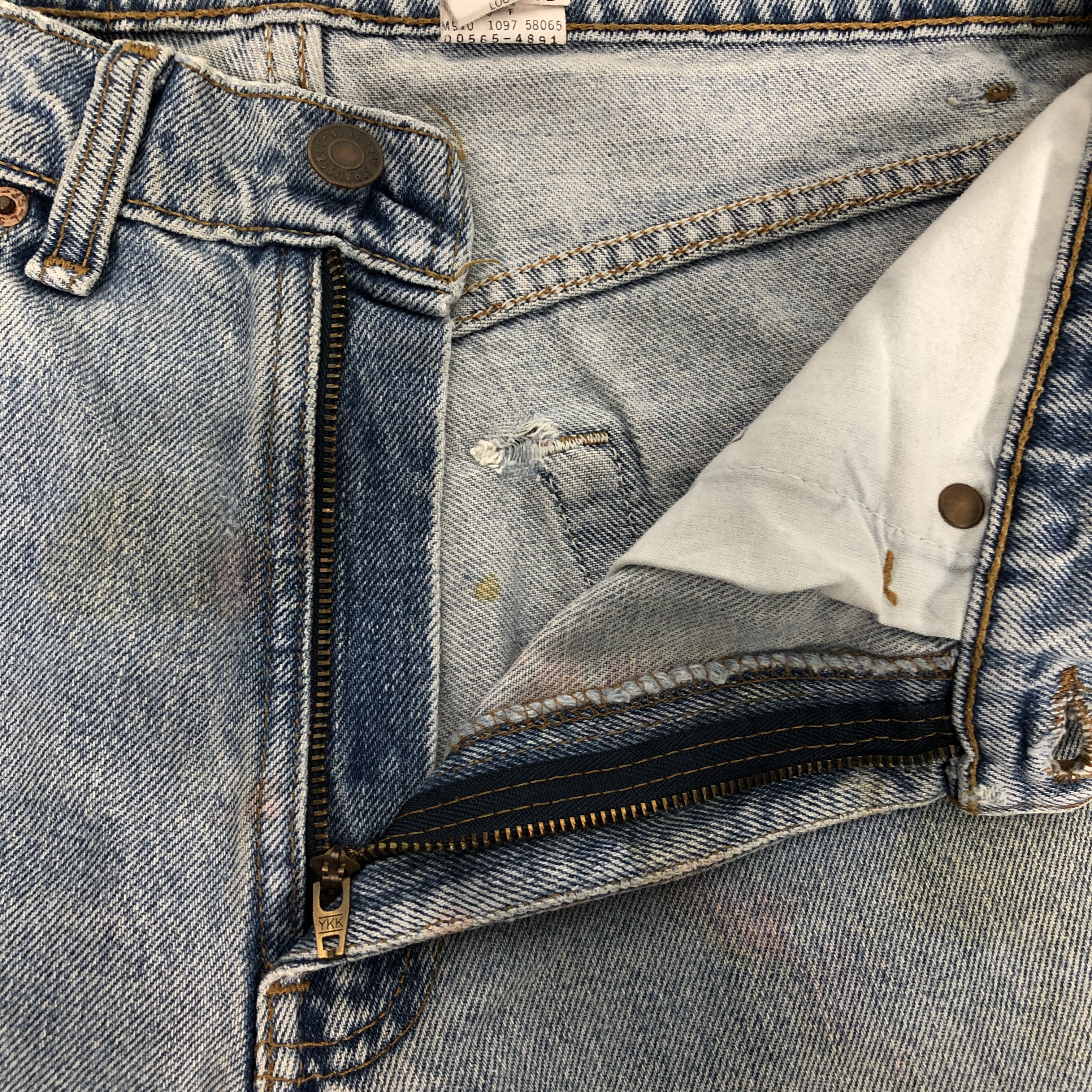 Levi's Vintage 90's Levi's 565 Distress Faded Blue Denim Jean Size US 31 - 19 Thumbnail