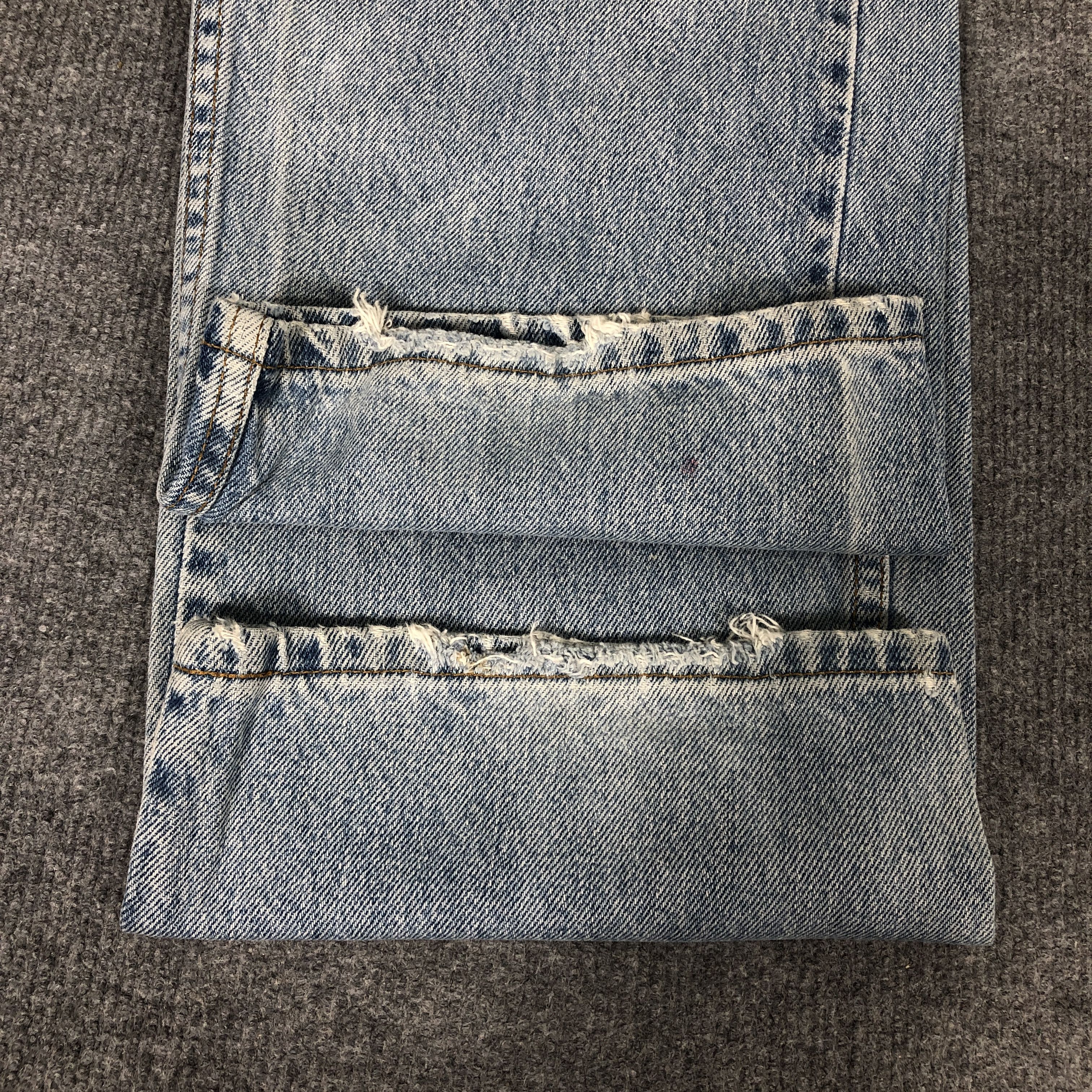 Levi's Vintage 90's Levi's 565 Distress Faded Blue Denim Jean Size US 31 - 11 Thumbnail
