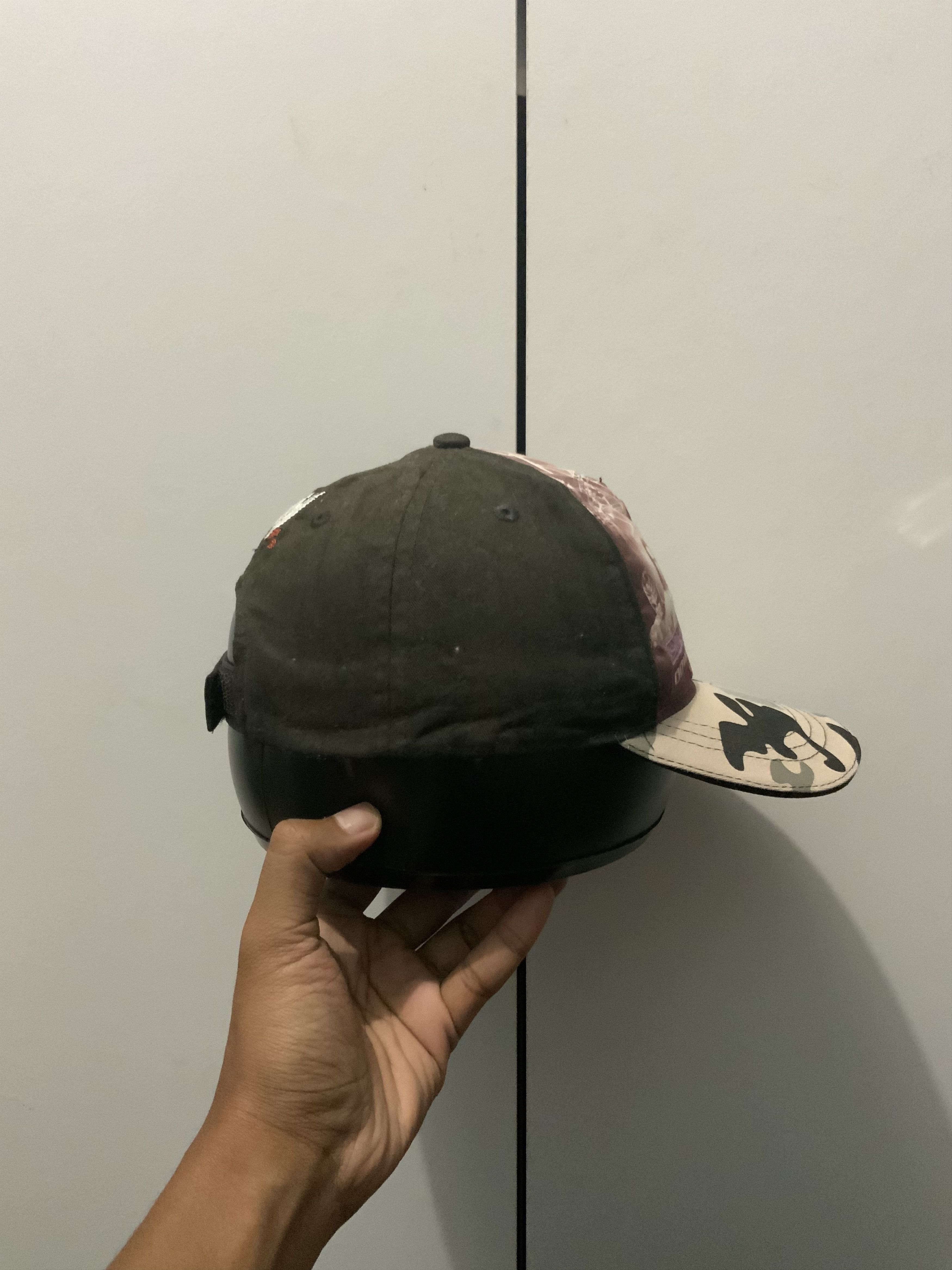 WWE Smack Down vs RAW WWE Camo Hat Size ONE SIZE - 4 Thumbnail