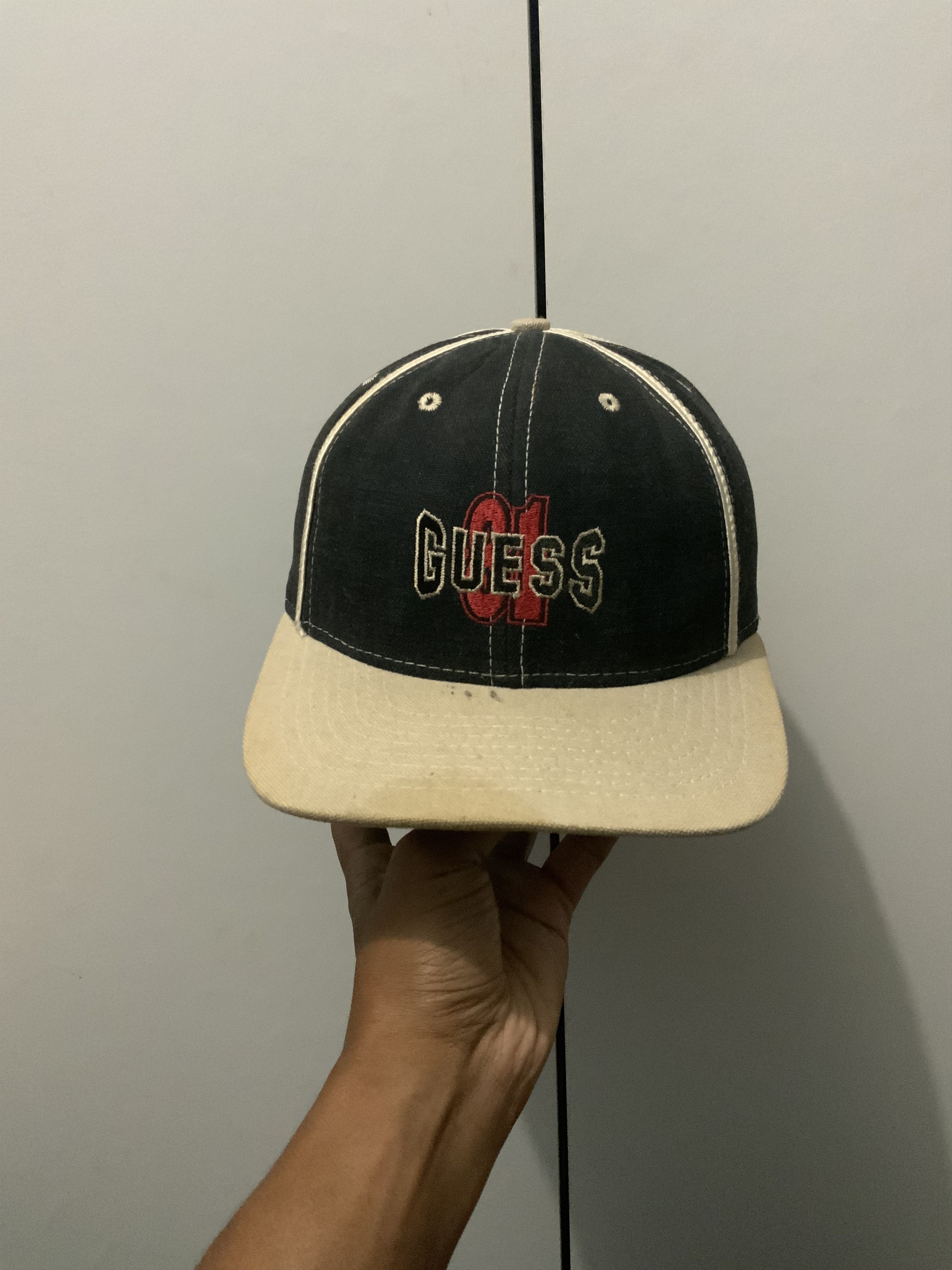 Guess Vintage Guess Embroidered Hat Size ONE SIZE - 2 Thumbnail