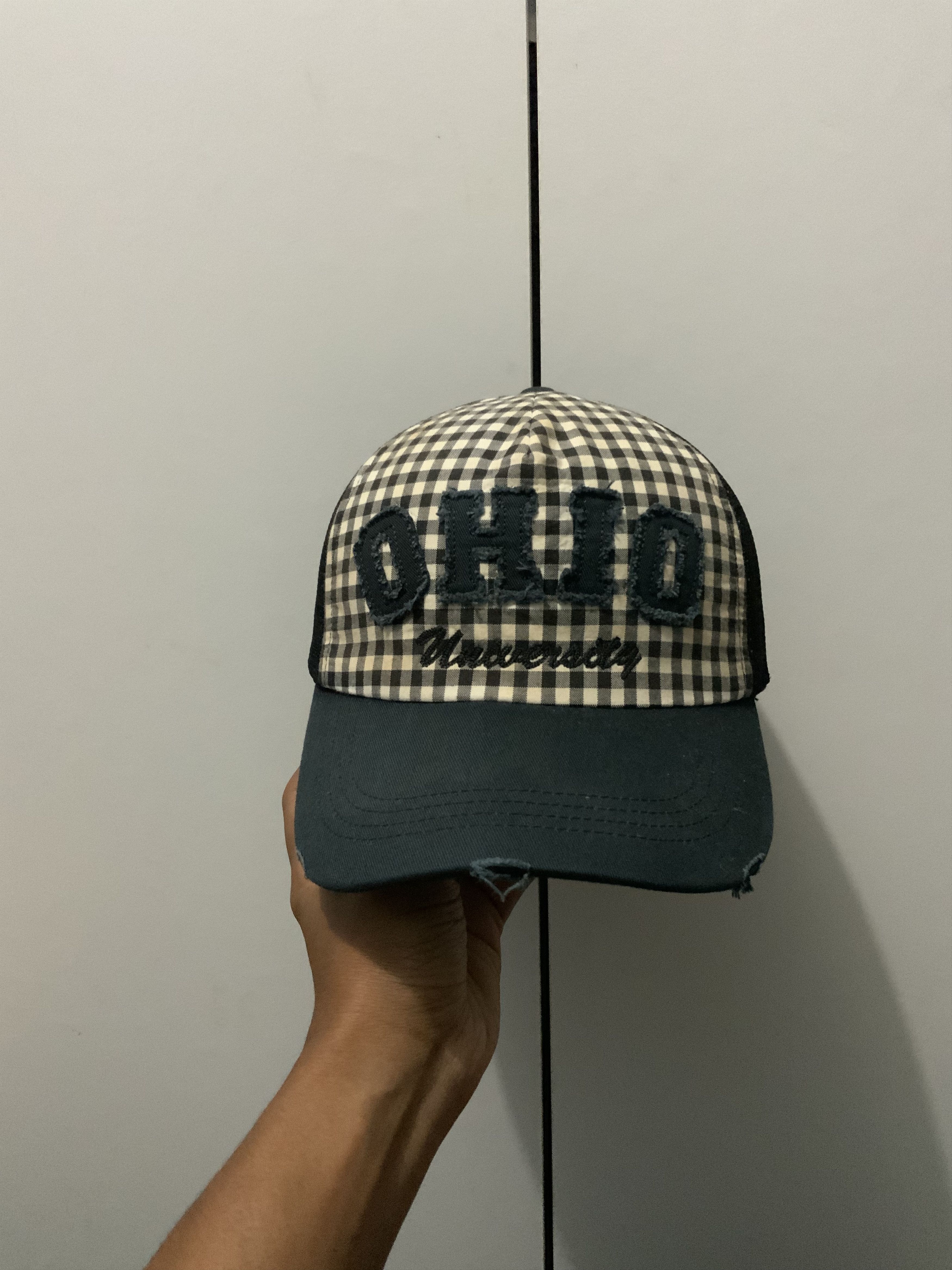 Japanese Brand OHIO Distressed Uniqlo Trucker Hat Size ONE SIZE - 1 Thumbnail