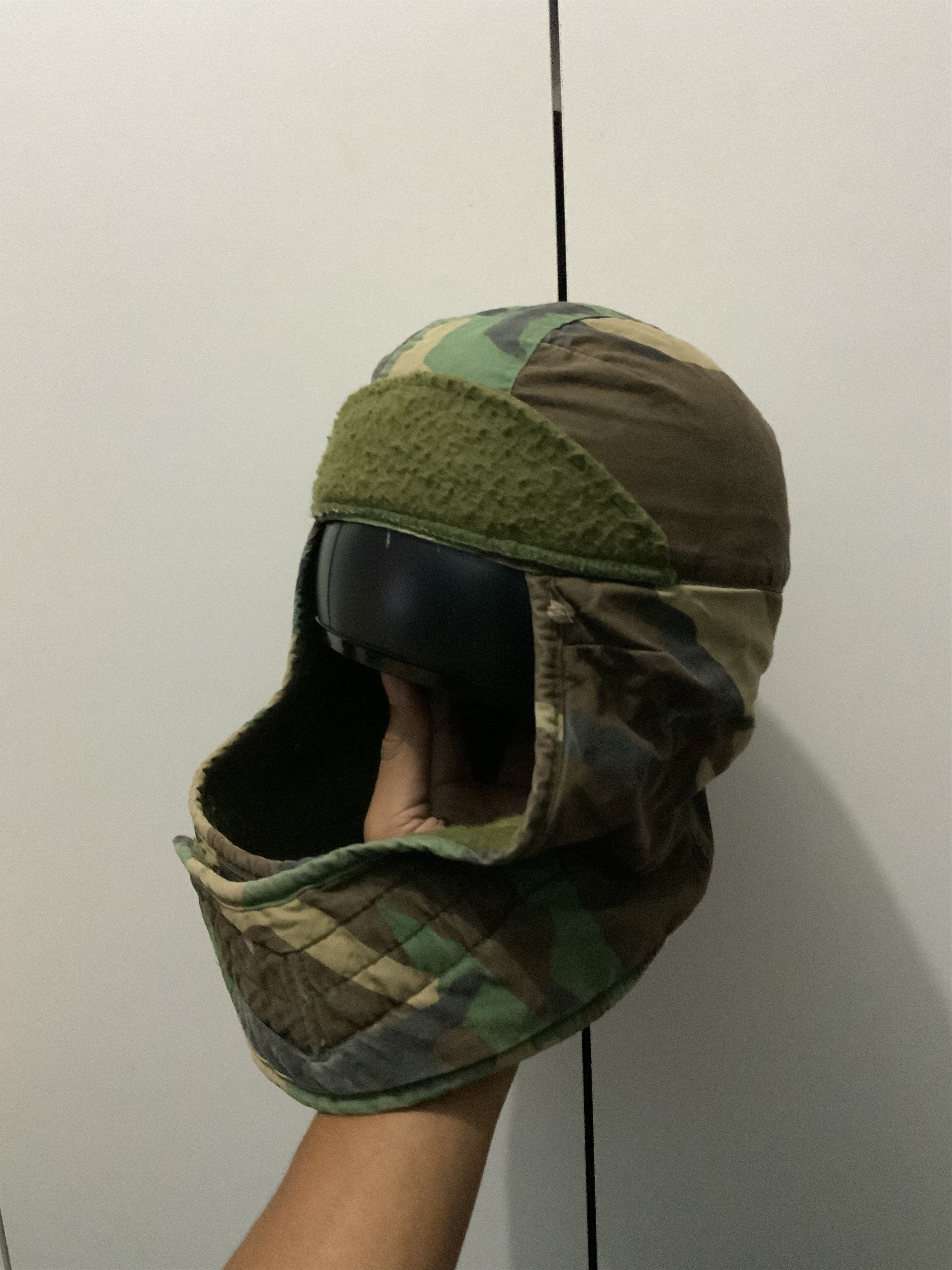 Vintage Vintage Camoflauge Woodland Insulating Helmet Liner Mask Size ONE SIZE - 1 Thumbnail