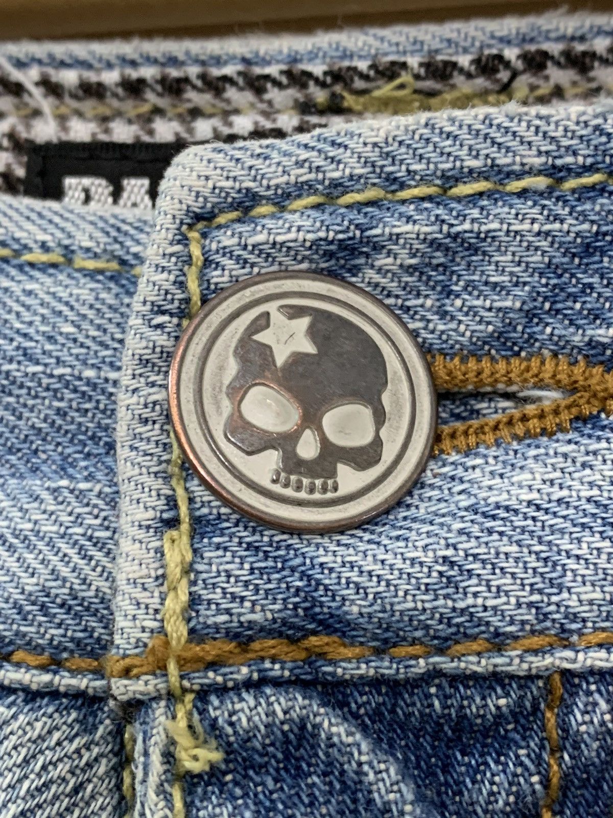 Japanese Brand × Vintage Skulls Design🔥🔥 XST. Ba-Tsu Studio Jeans Size US 27 - 6 Thumbnail