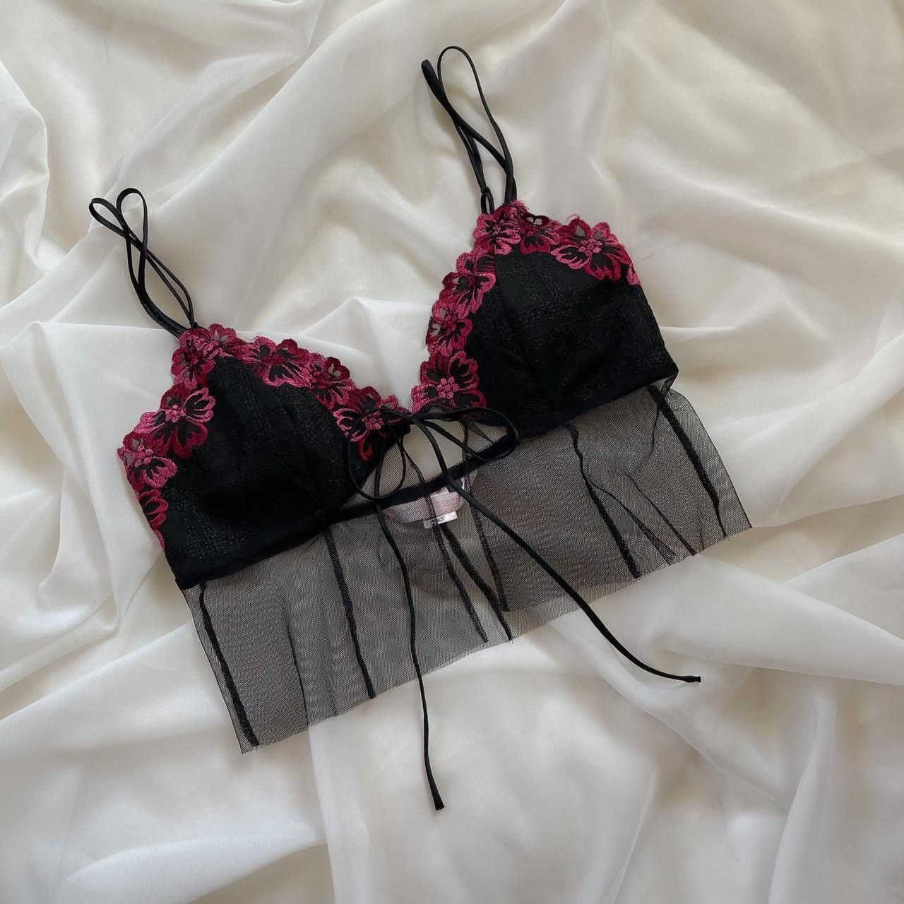 Victoria's Secret VS Black Floral Embroidered Mesh Camisole (XS) Size XS / US 0-2 / IT 36-38 - 1 Thumbnail