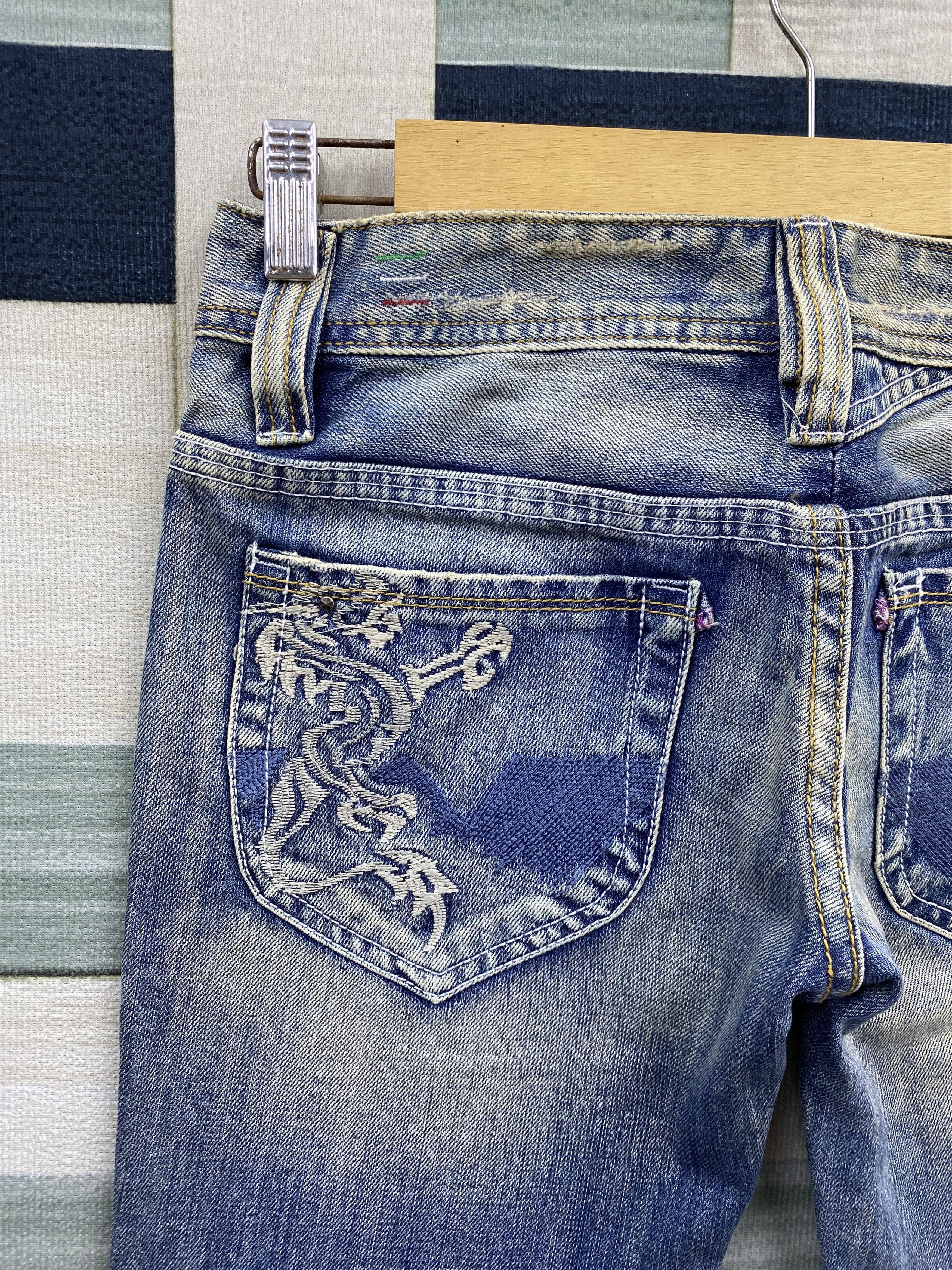 Diesel Vintage Diesel Liv Distress Faded Denim Jean Size 27" / US 4 / IT 40 - 7 Thumbnail