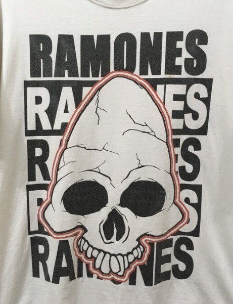 Band Tees × Vintage 90s Ramones punk band T-shirt white colour L size Size US M / EU 48-50 / 2 - 3 Thumbnail