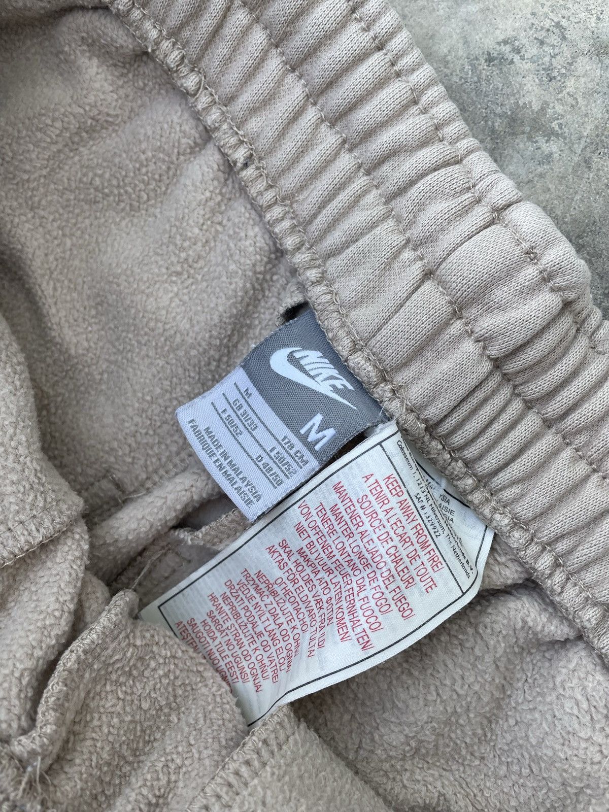 Nike Vintage Nike sweatpants athletic Size US 33 - 12 Thumbnail