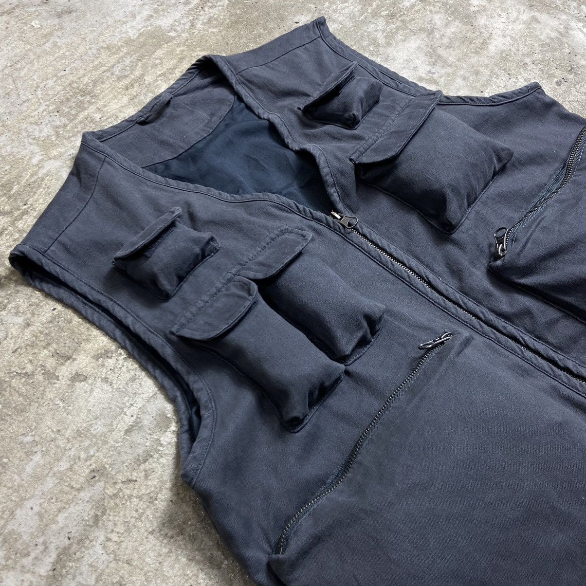 Japanese Brand Y2K BAGGY PUFF ARCHIVE MULTIPOCKET UTILITY BONDAGE VEST 2056 Size US L / EU 52-54 / 3 - 3 Thumbnail
