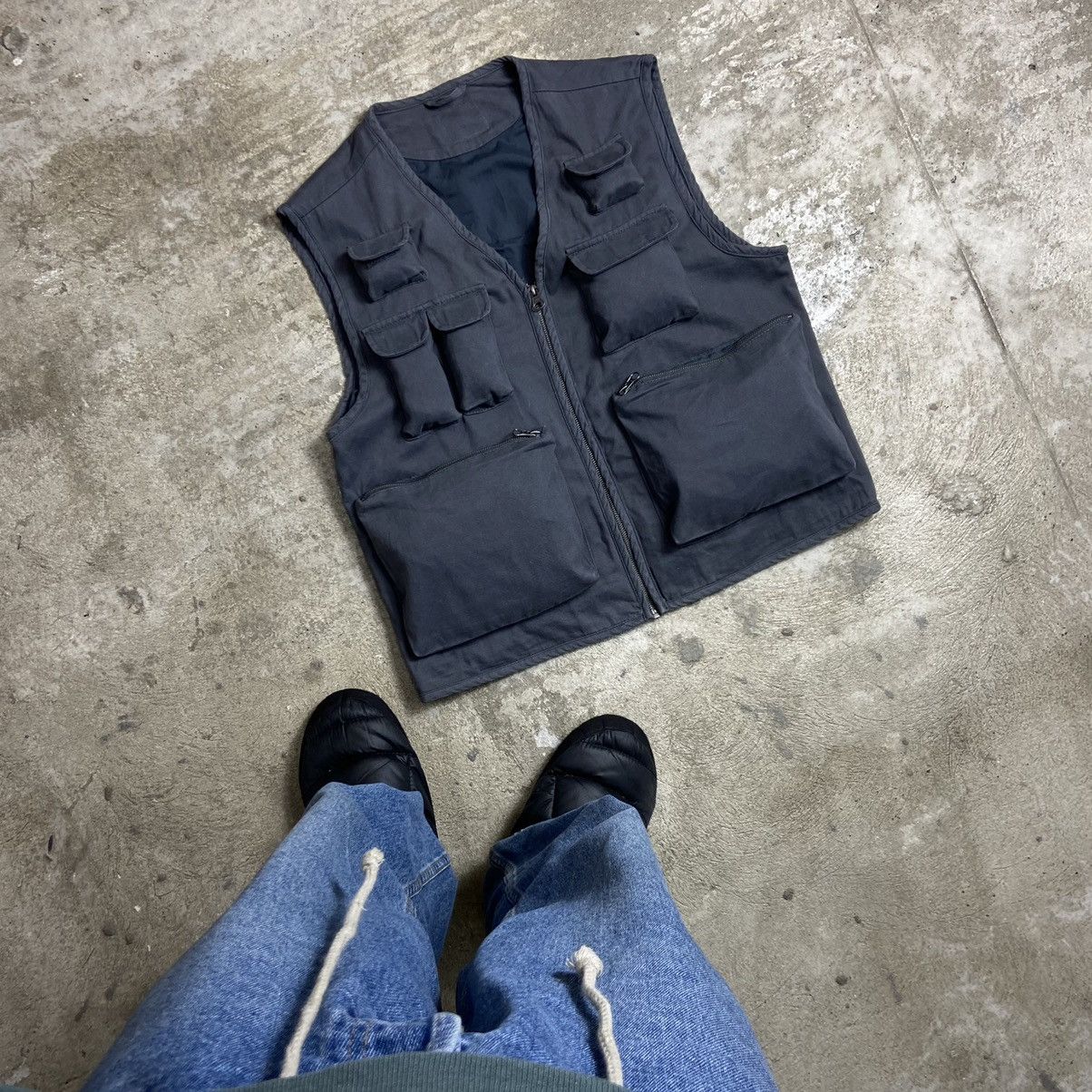Japanese Brand Y2K BAGGY PUFF ARCHIVE MULTIPOCKET UTILITY BONDAGE VEST 2056 Size US L / EU 52-54 / 3 - 1 Thumbnail