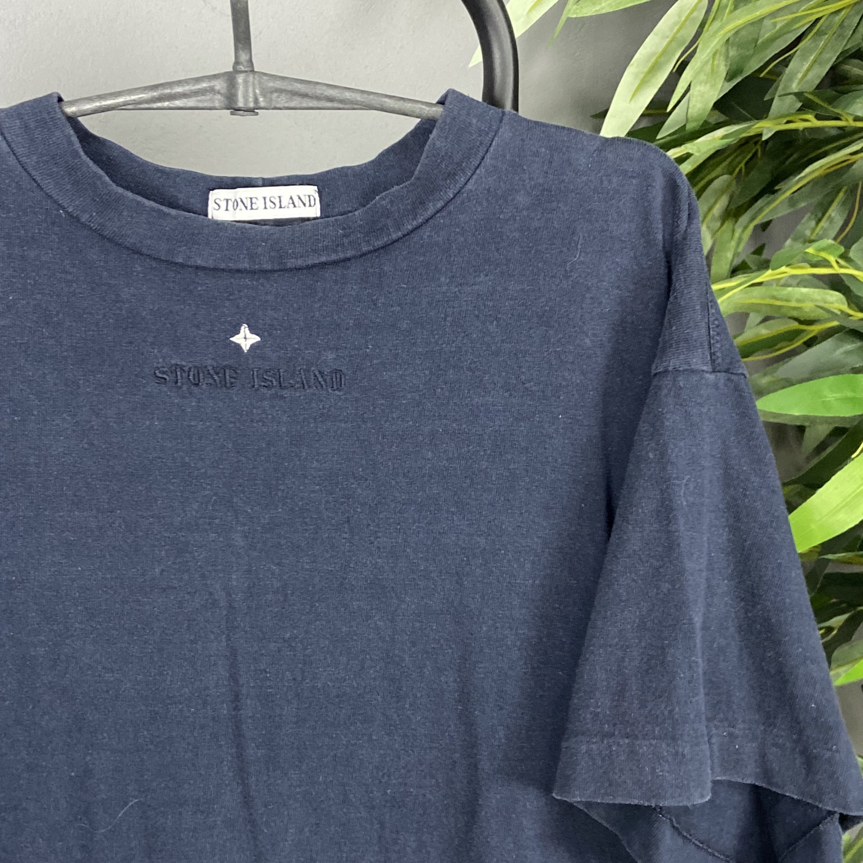 Stone Island 1980s ARCHIVE MINIMALISTIC LOGO RARE FADED SINGLE STITCH TEE Size US XXL / EU 58 / 5 - 2 Thumbnail