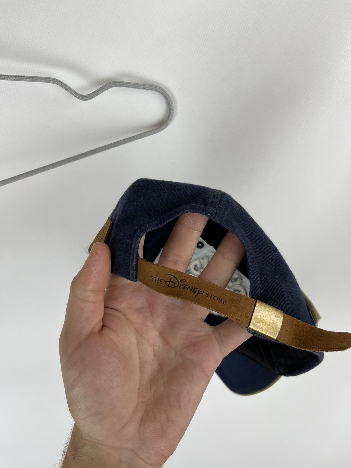 Disney Disney vintage 90s Donald Duck original clothing leather cap Size ONE SIZE - 7 Thumbnail