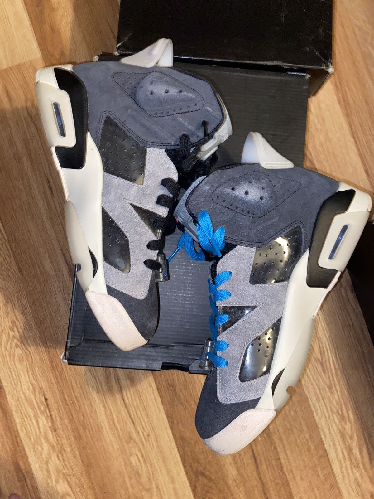 Air Jordan Retro 'Tech Chrome'