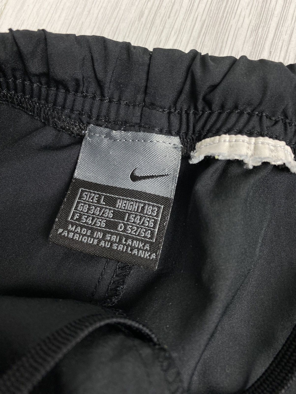 Nike Vintage Nike Y2K Nylon Drill Track Pants Joggers Swoosh Size US 34 / EU 50 - 8 Thumbnail