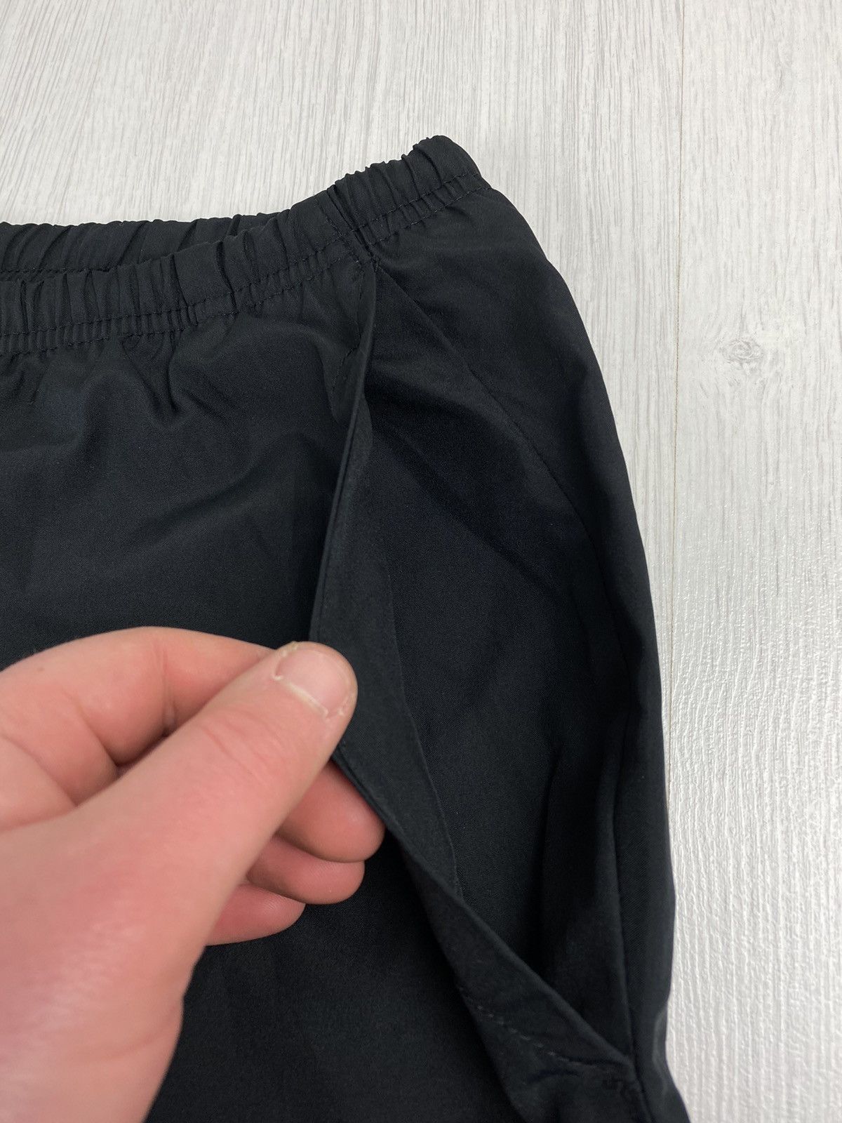 Nike Vintage Nike Y2K Nylon Drill Track Pants Joggers Swoosh Size US 34 / EU 50 - 4 Thumbnail