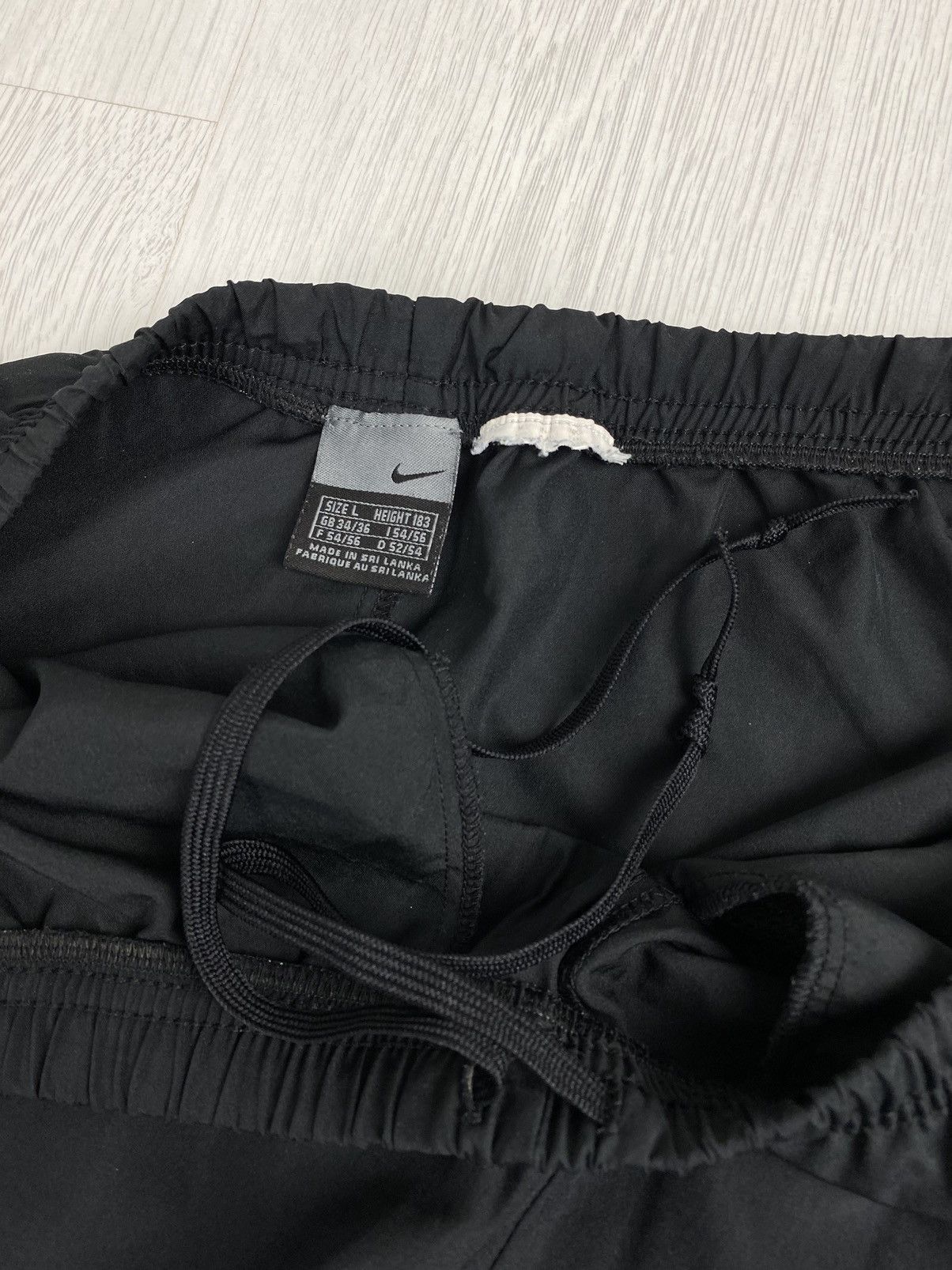 Nike Vintage Nike Y2K Nylon Drill Track Pants Joggers Swoosh Size US 34 / EU 50 - 7 Thumbnail