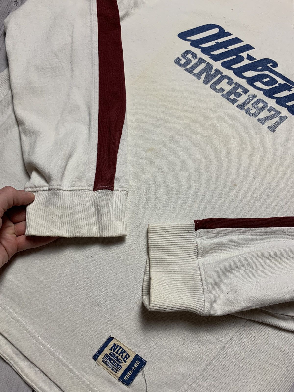 Nike × Vintage Vintage Nike sweatshirt size L logo 19 athletics Size US L / EU 52-54 / 3 - 5 Thumbnail