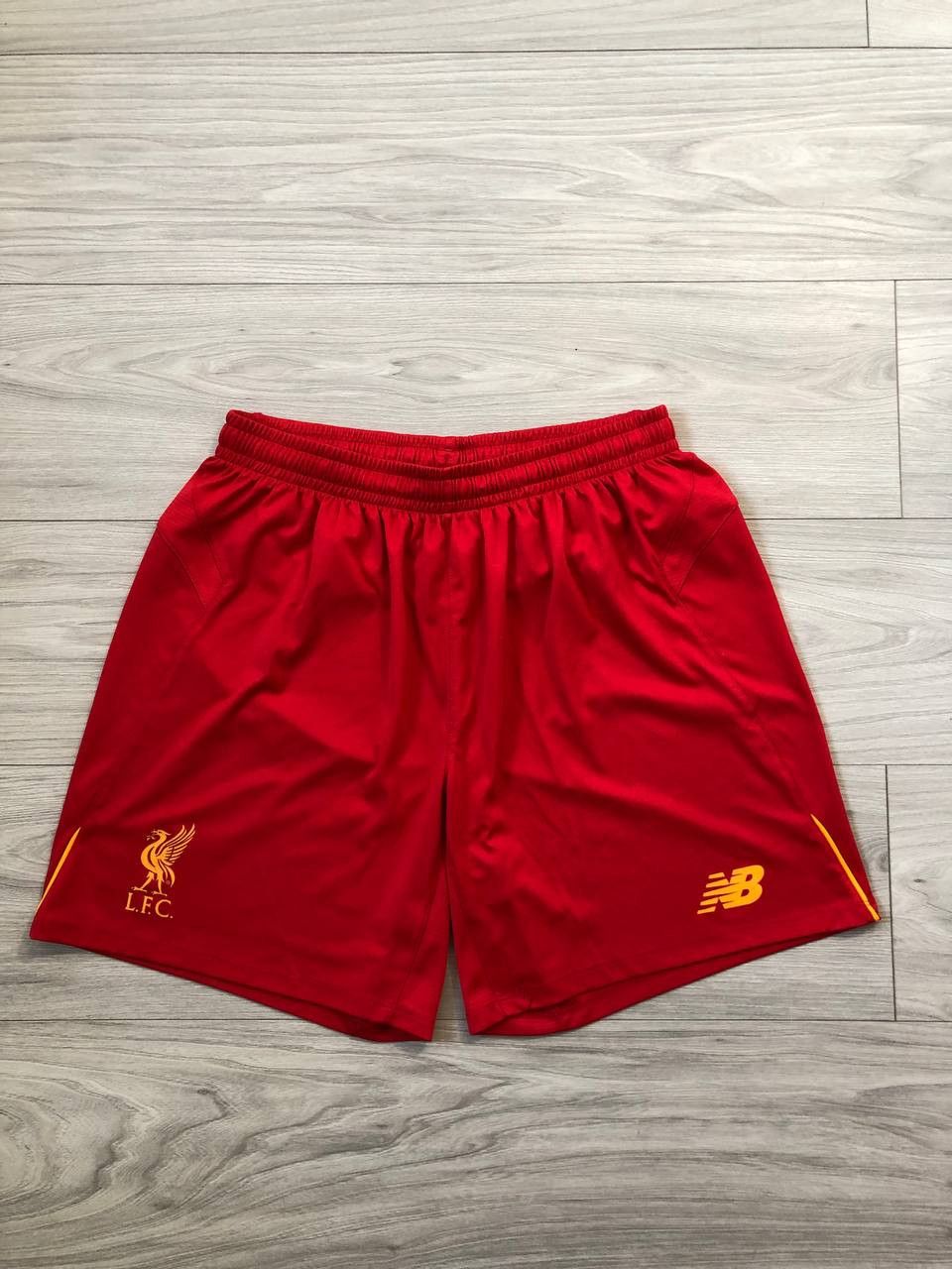 New Balance New balance Liverpool FC Soccer Shorts Home Size US 34 / EU 50 - 1 Thumbnail