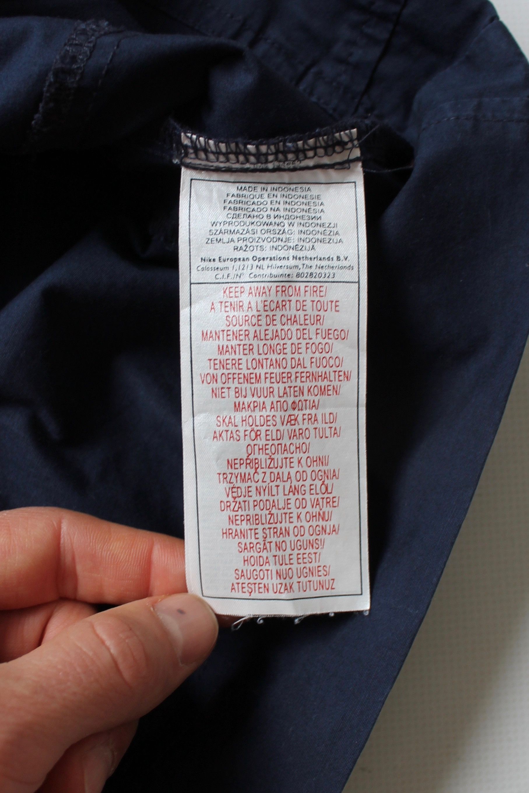 Nike NIKE Vintage Snap Button SWOOSH Shirt TN Navy Blue Size US M / EU 48-50 / 2 - 12 Thumbnail