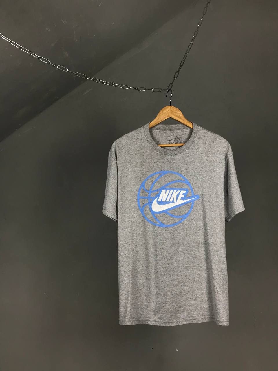 Nike × Vintage Nike swoosh streetwear vintage center logo tee Size US L / EU 52-54 / 3 - 1 Thumbnail