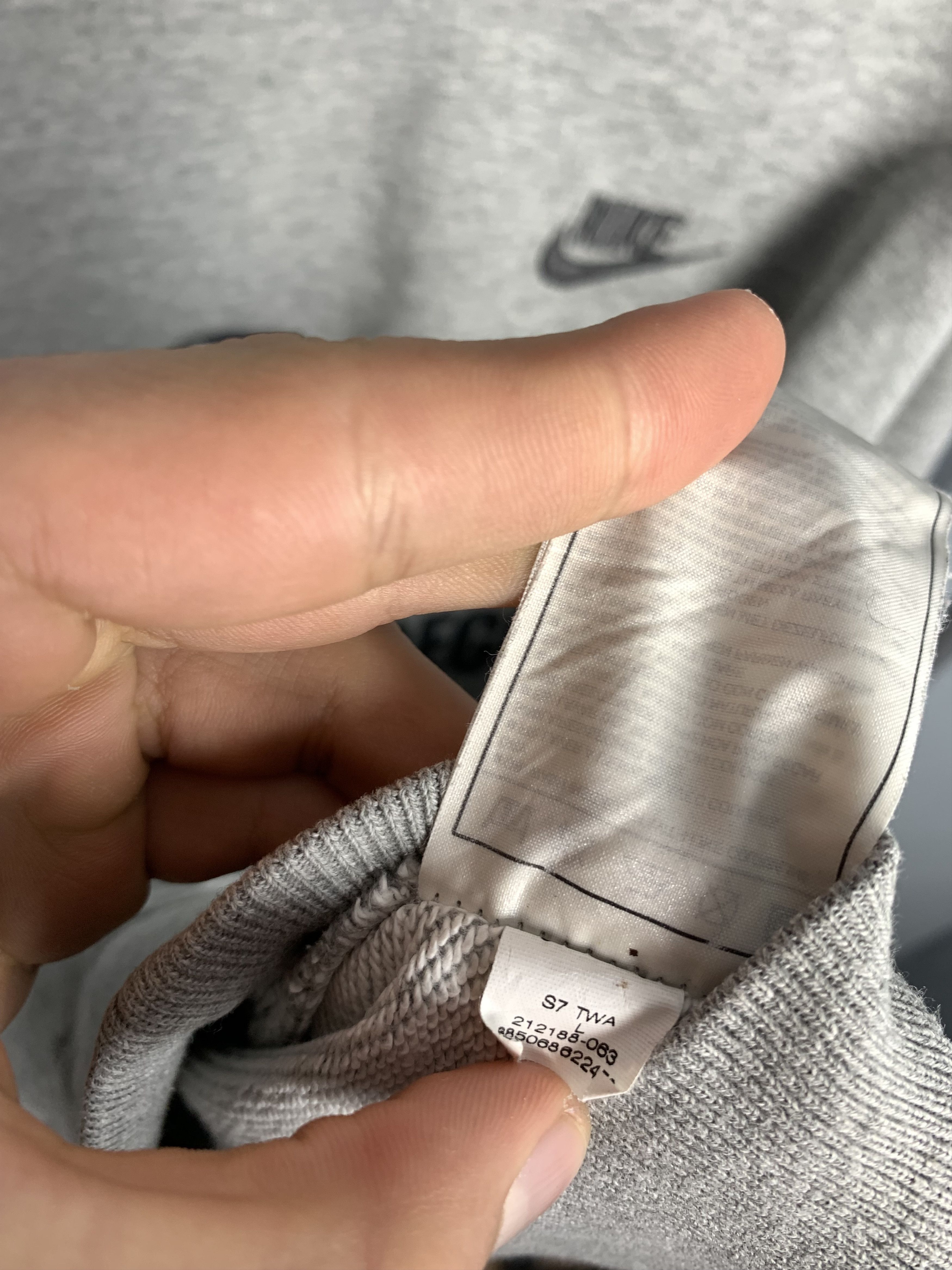 Nike Nike Vintage Mens Sweatshirt Y2K Swoosh Size US L / EU 52-54 / 3 - 5 Thumbnail