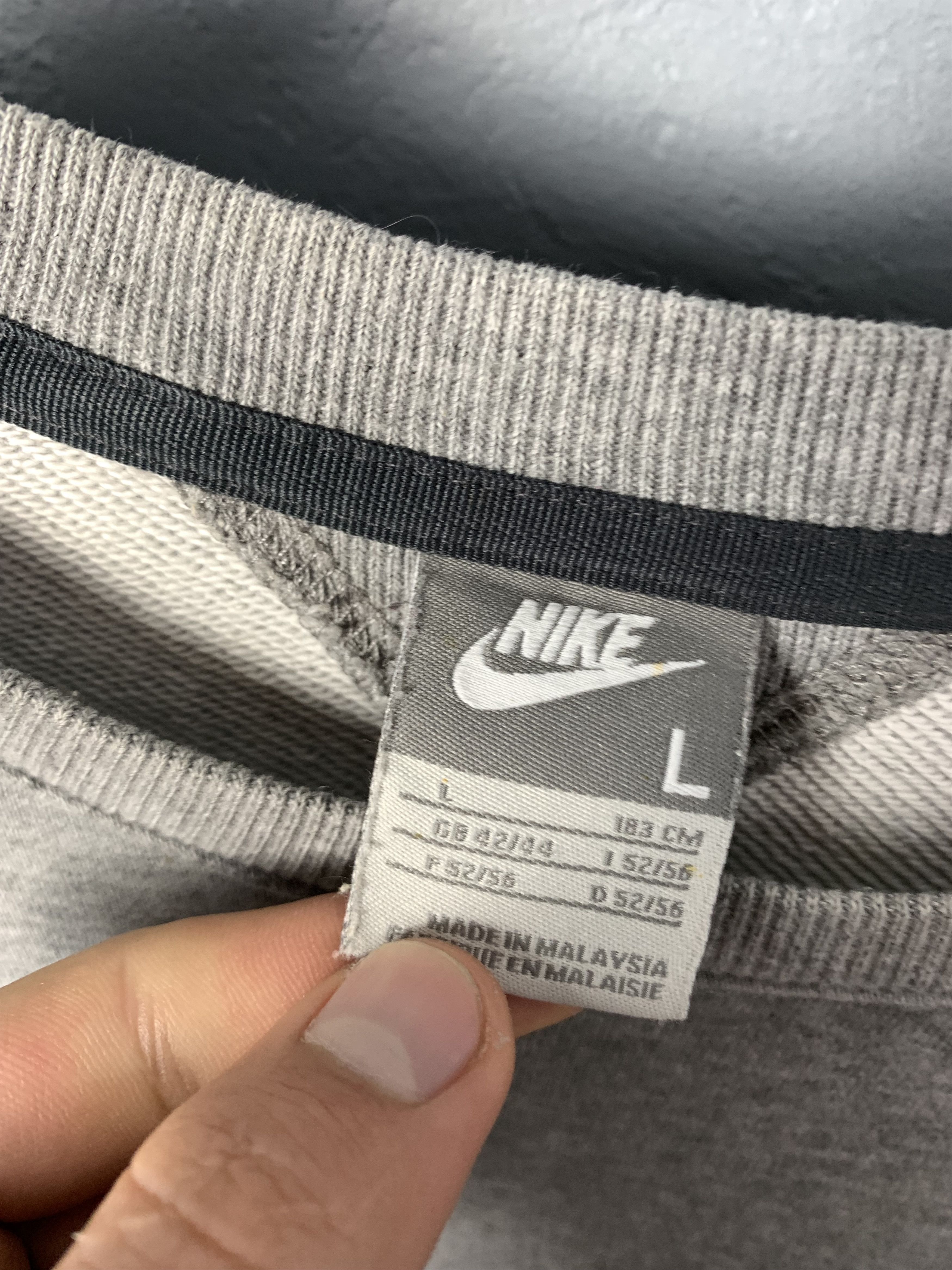 Nike Nike Vintage Mens Sweatshirt Y2K Swoosh Size US L / EU 52-54 / 3 - 4 Thumbnail