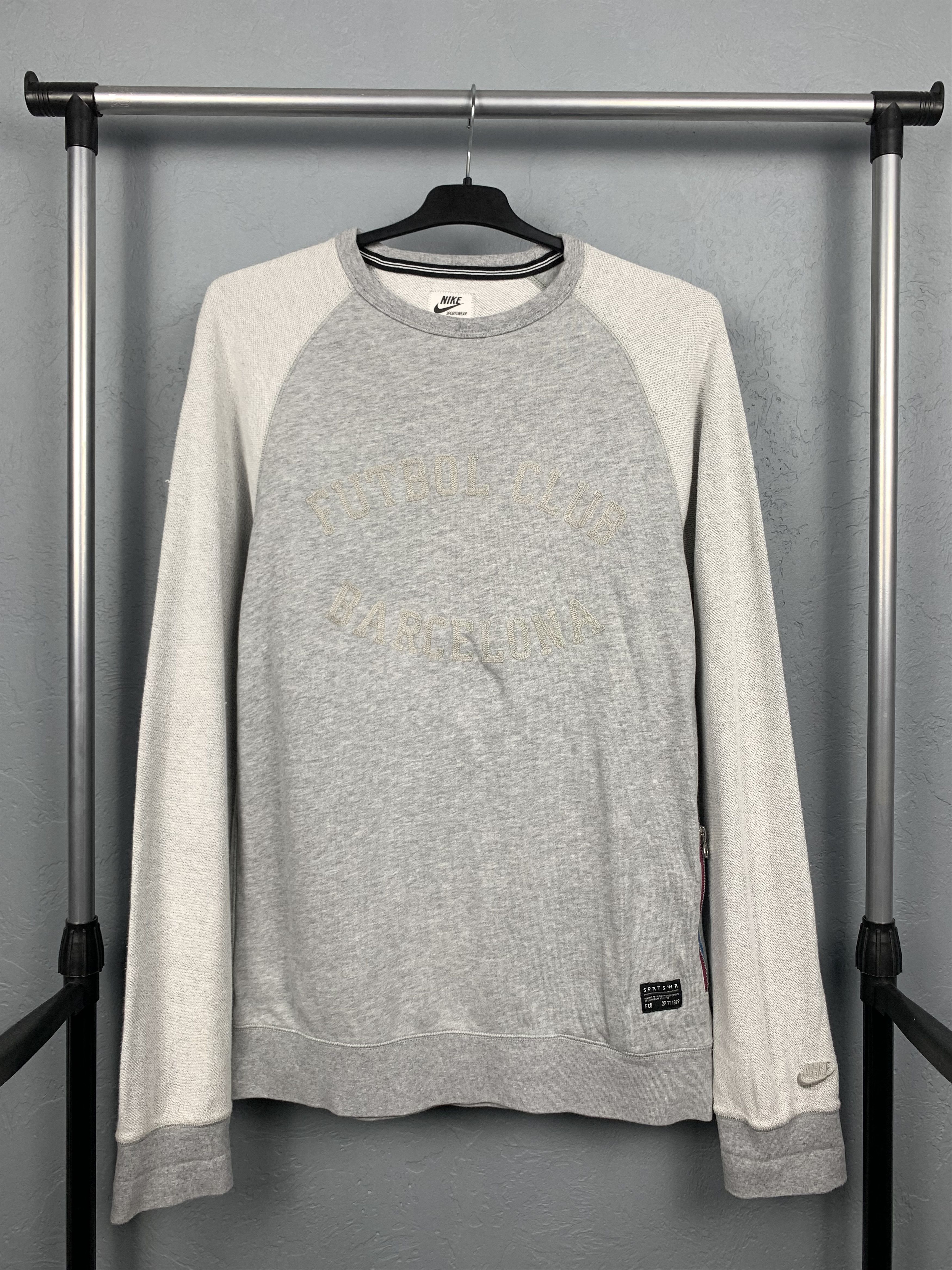 Nike Nike Barcelona Vintage Mens Sweatshirt Y2K Size US S / EU 44-46 / 1 - 1 Thumbnail