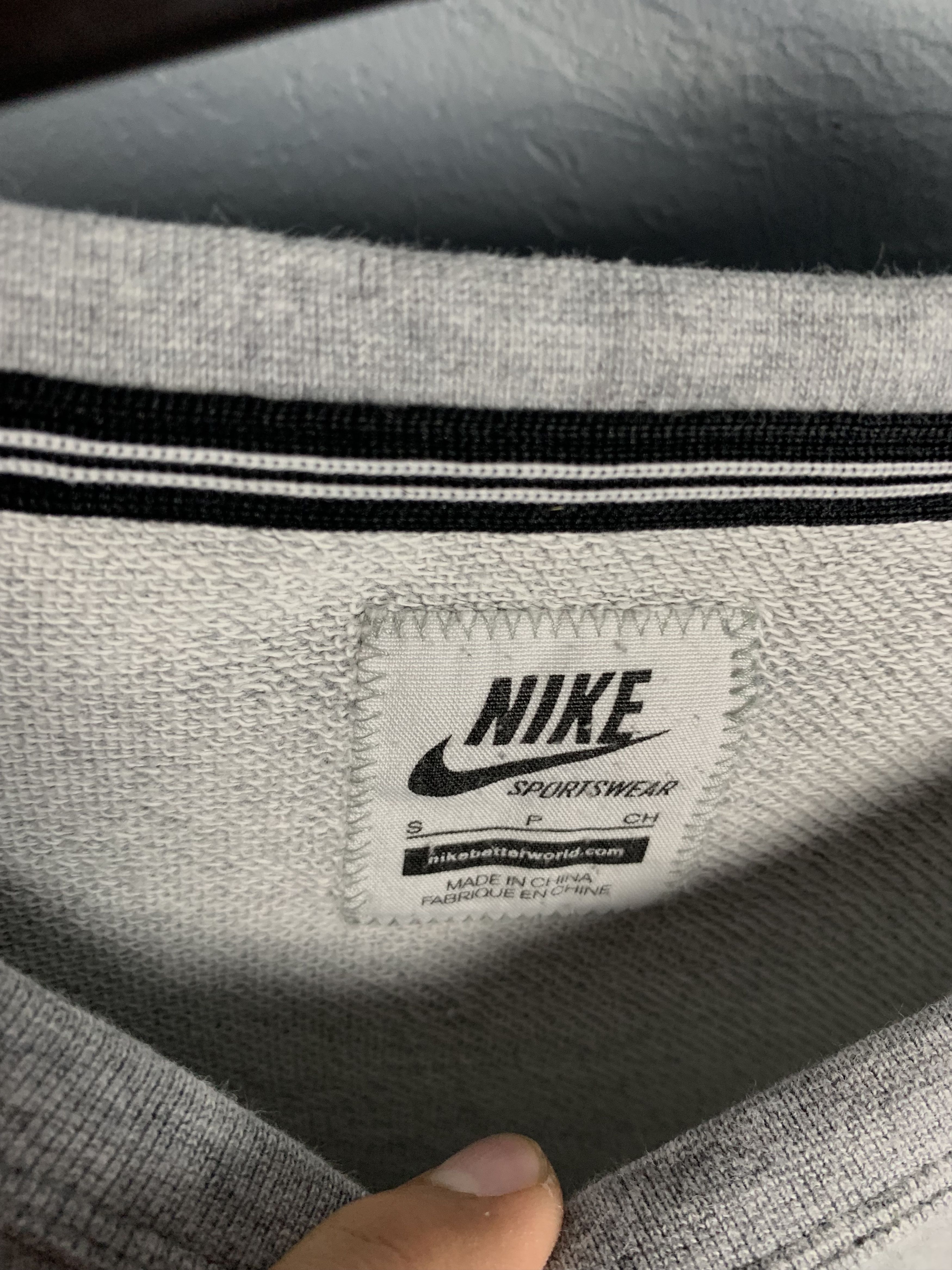 Nike Nike Barcelona Vintage Mens Sweatshirt Y2K Size US S / EU 44-46 / 1 - 4 Thumbnail