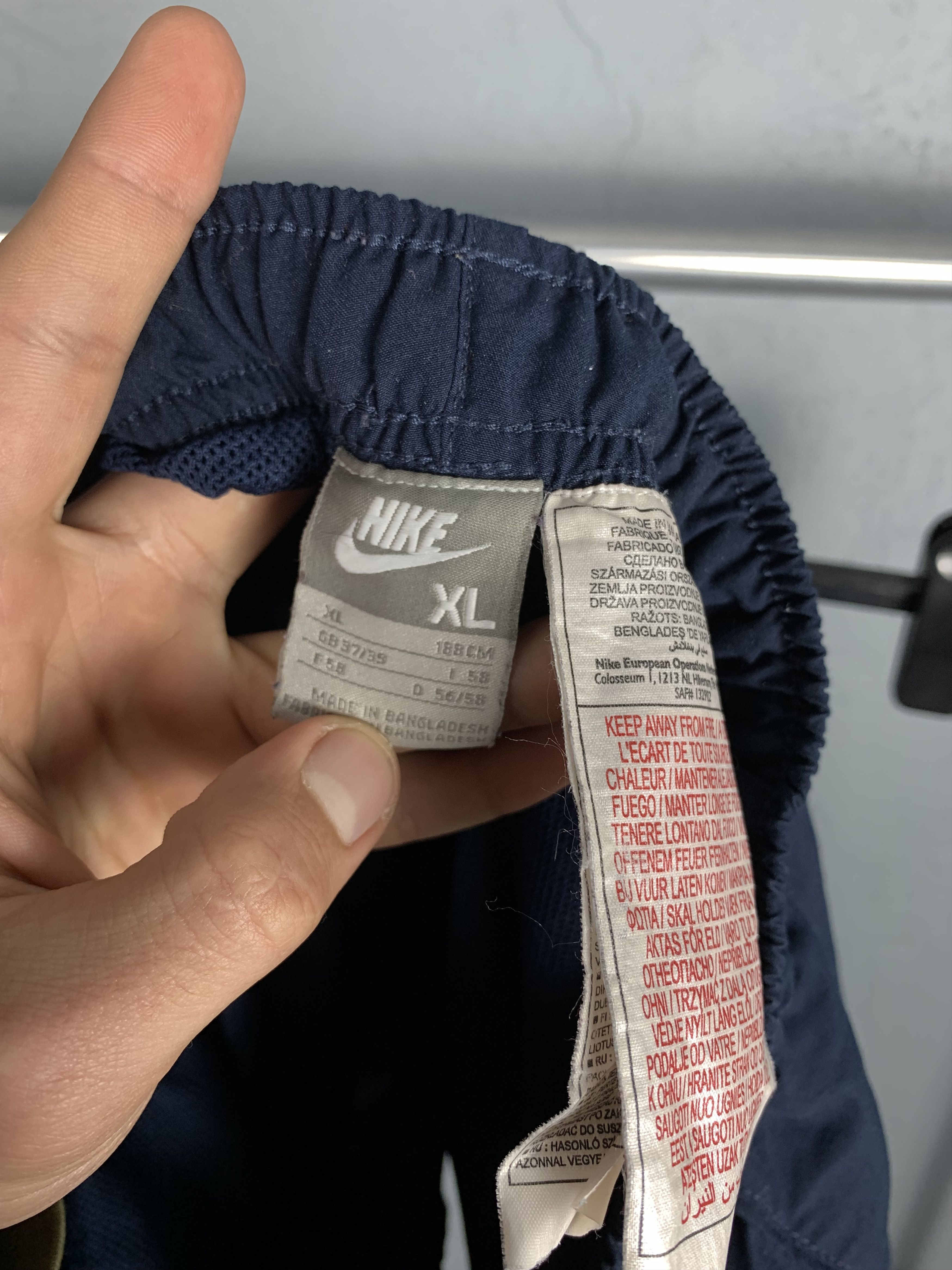 Nike Nike Vintage Mens Nylon Shorts Y2K Size US 34 / EU 50 - 5 Thumbnail