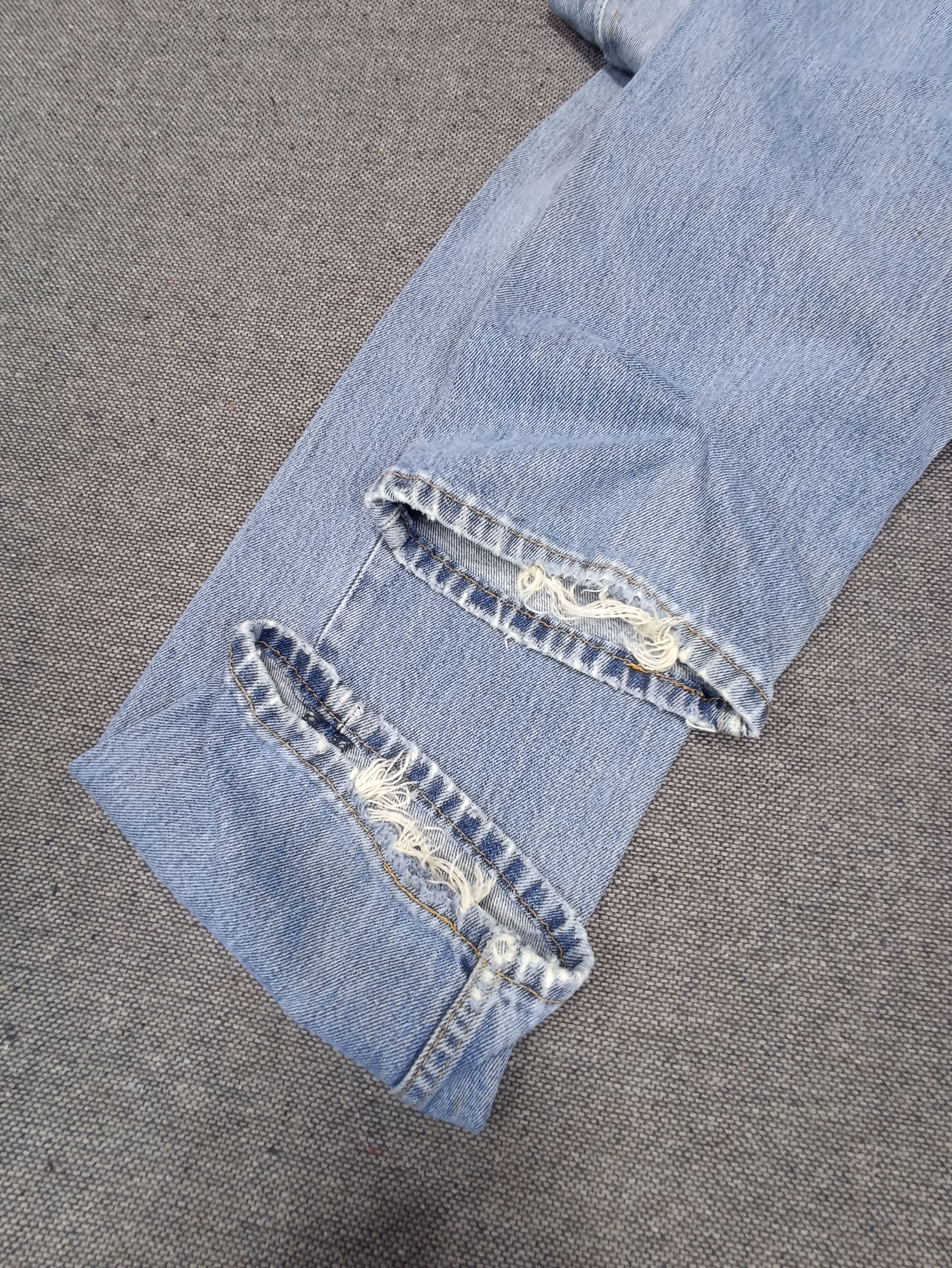 Jean × Levi's × Vintage Vintage Levis 505 Jeans Distress Blue Wash - J117 Size US 36 / EU 52 - 7 Thumbnail