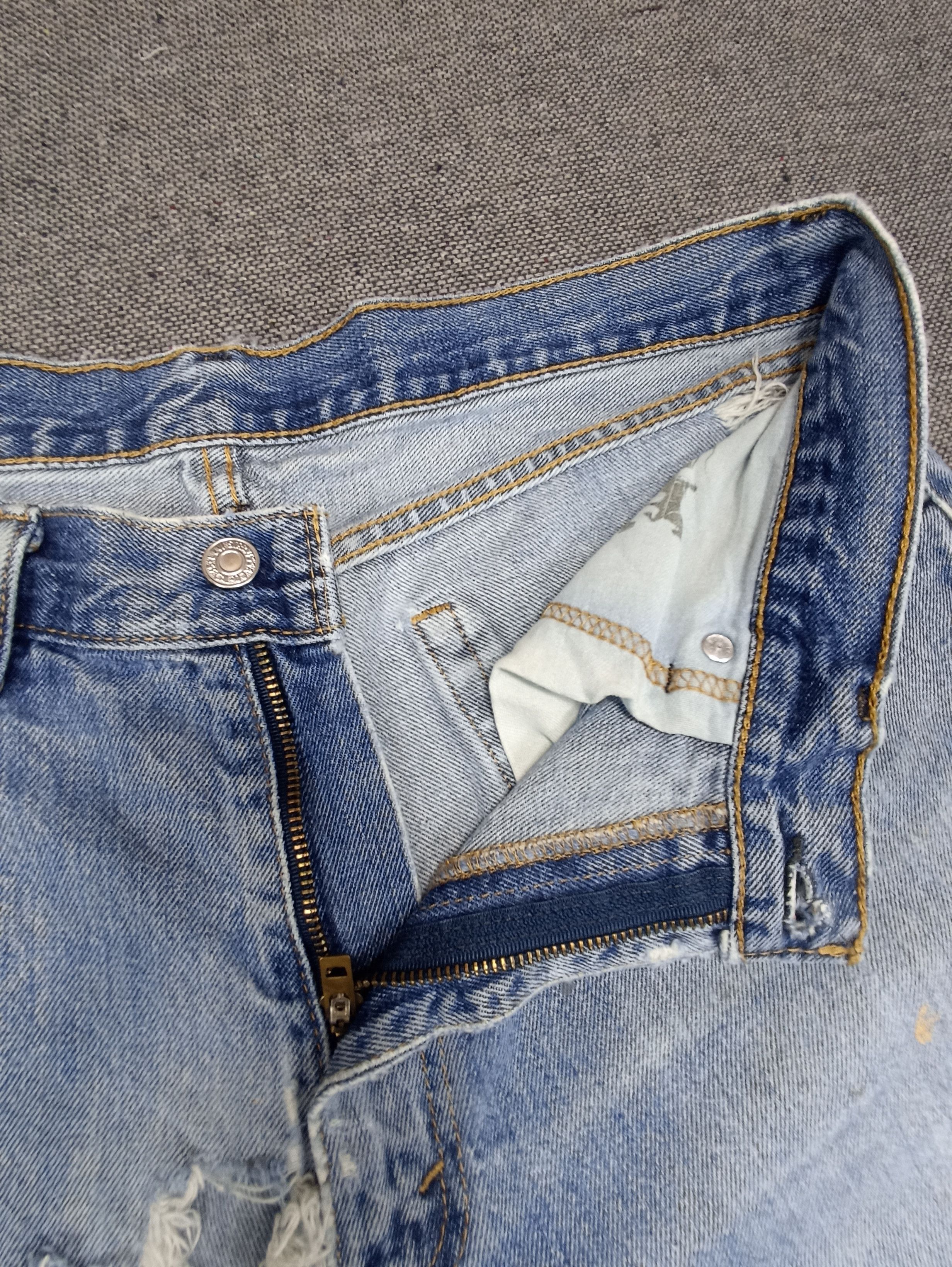 Jean × Levi's × Vintage Vintage Levis 505 Jeans Distress Blue Wash - J117 Size US 36 / EU 52 - 3 Thumbnail