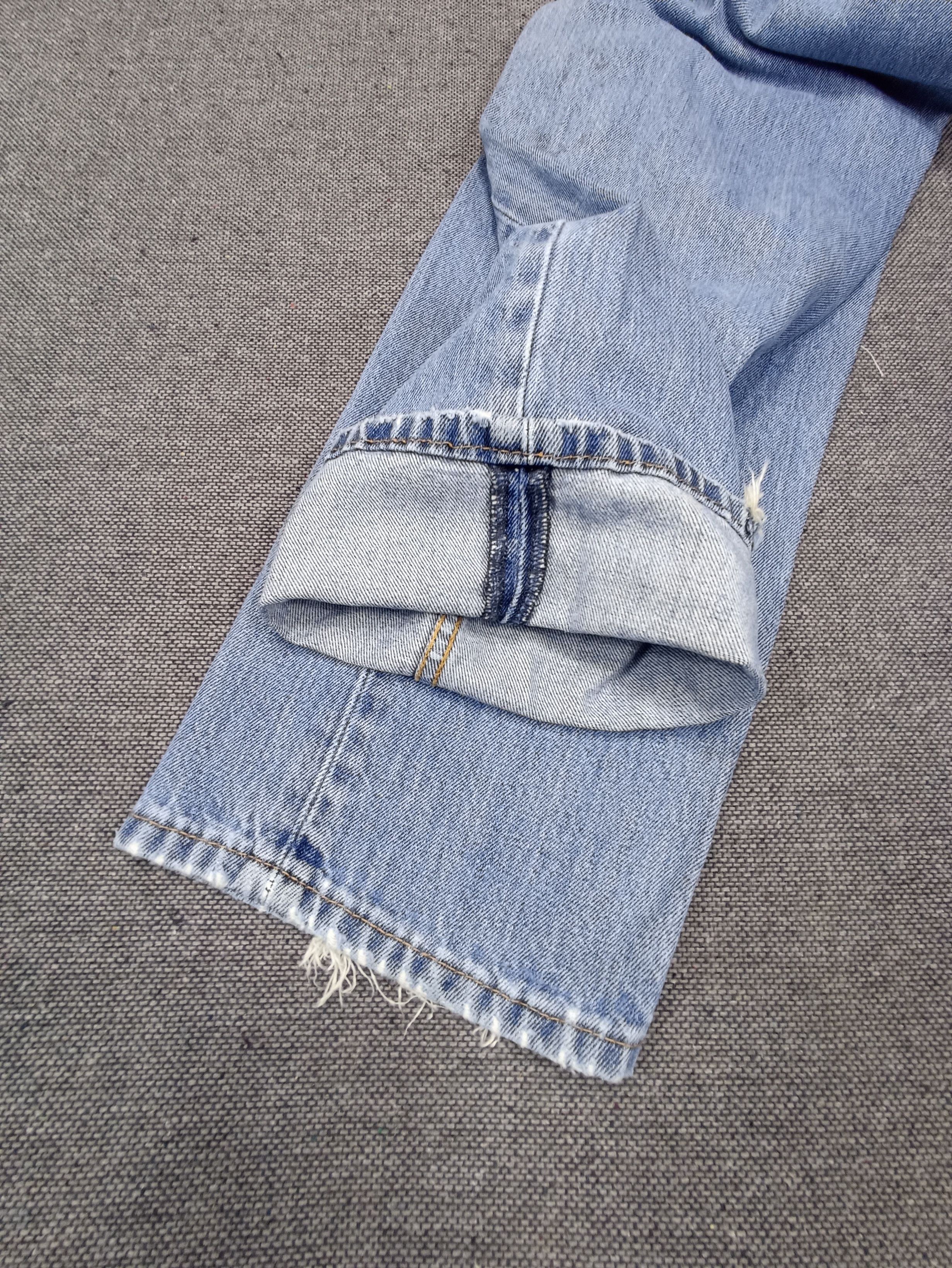 Jean × Levi's × Vintage Vintage Levis 505 Jeans Distress Blue Wash - J117 Size US 36 / EU 52 - 6 Thumbnail