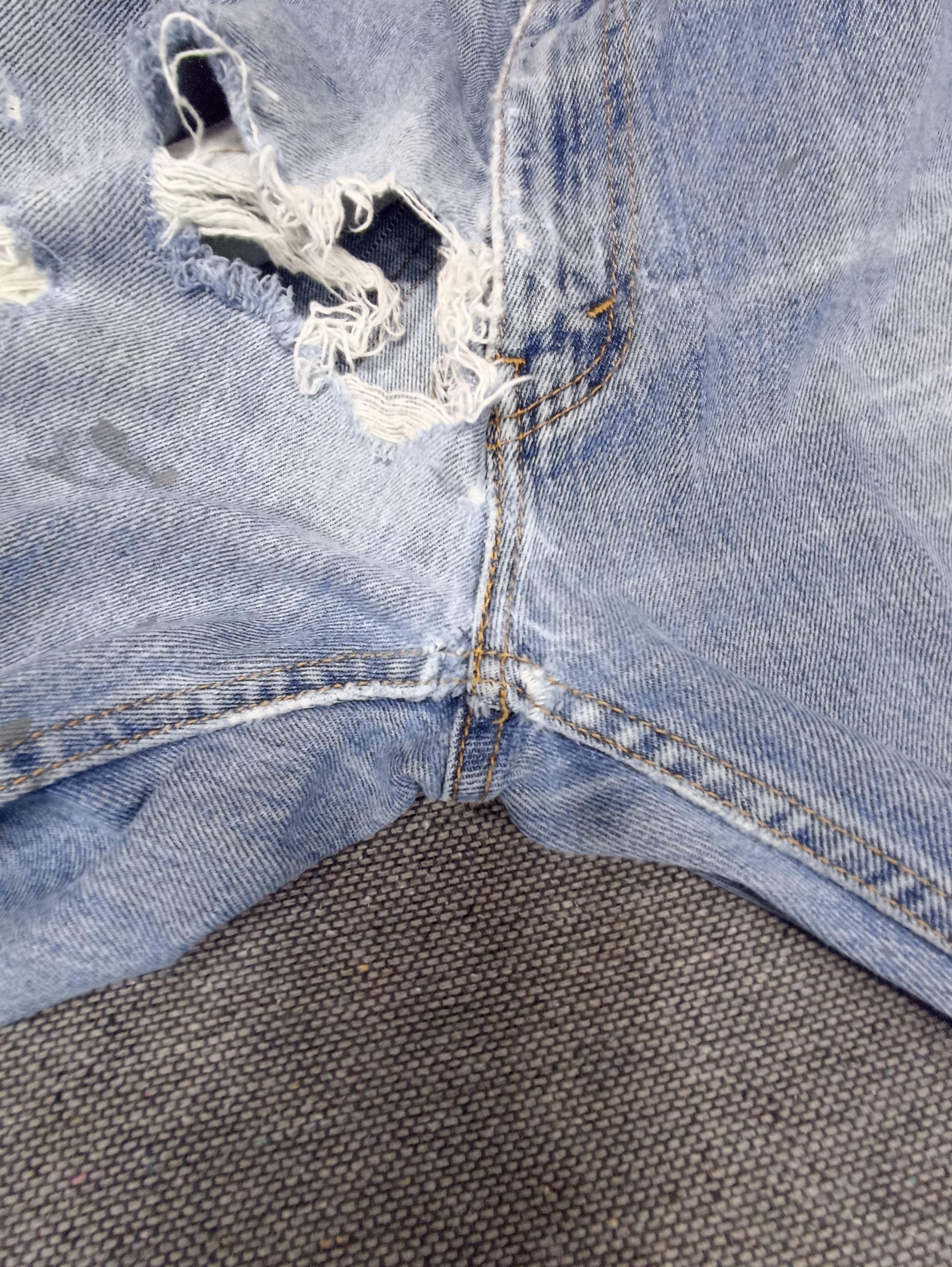 Jean × Levi's × Vintage Vintage Levis 505 Jeans Distress Blue Wash - J117 Size US 36 / EU 52 - 8 Thumbnail