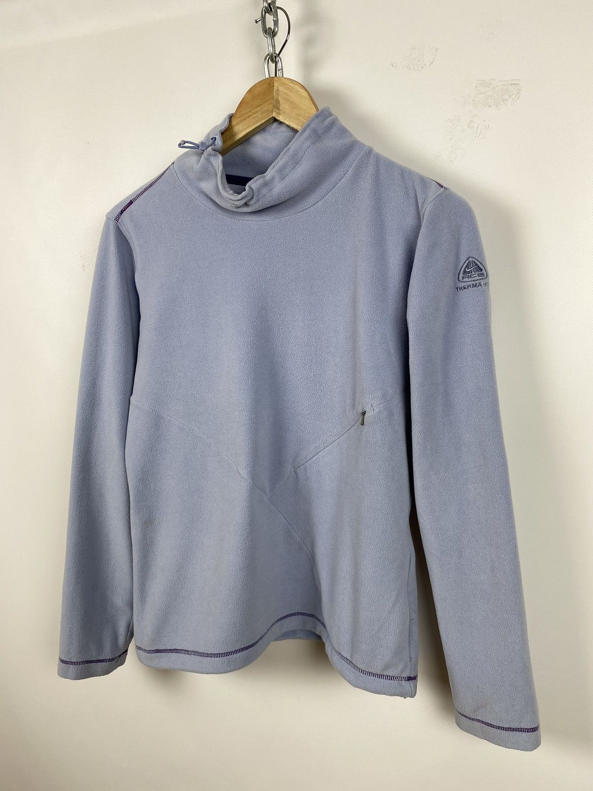 Nike 00s Vintage Nike ACG Women’s Fleece Therma Fit Sweatshirt Size M / US 6-8 / IT 42-44 - 1 Thumbnail