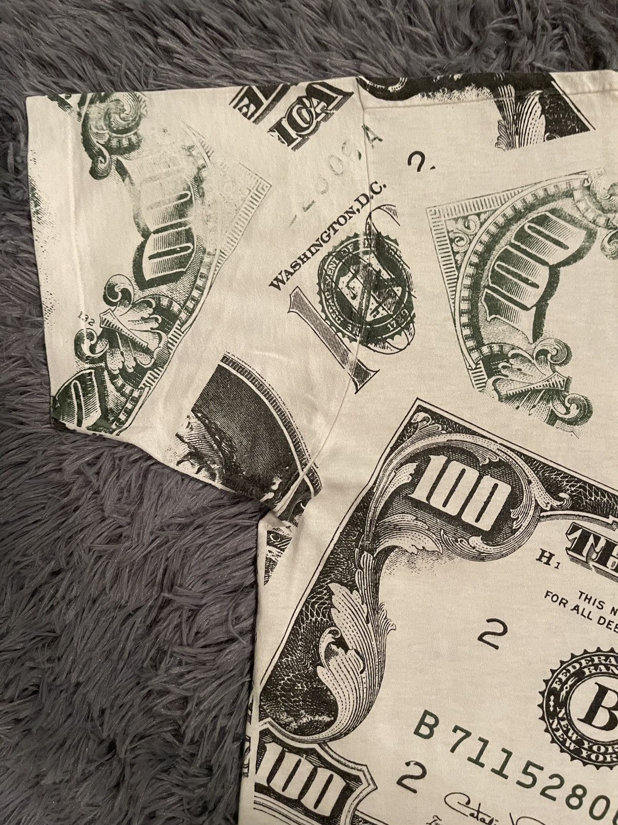 Vintage 1990 vintage United States Dollar USD all over print t-shirt Size US L / EU 52-54 / 3 - 9 Thumbnail