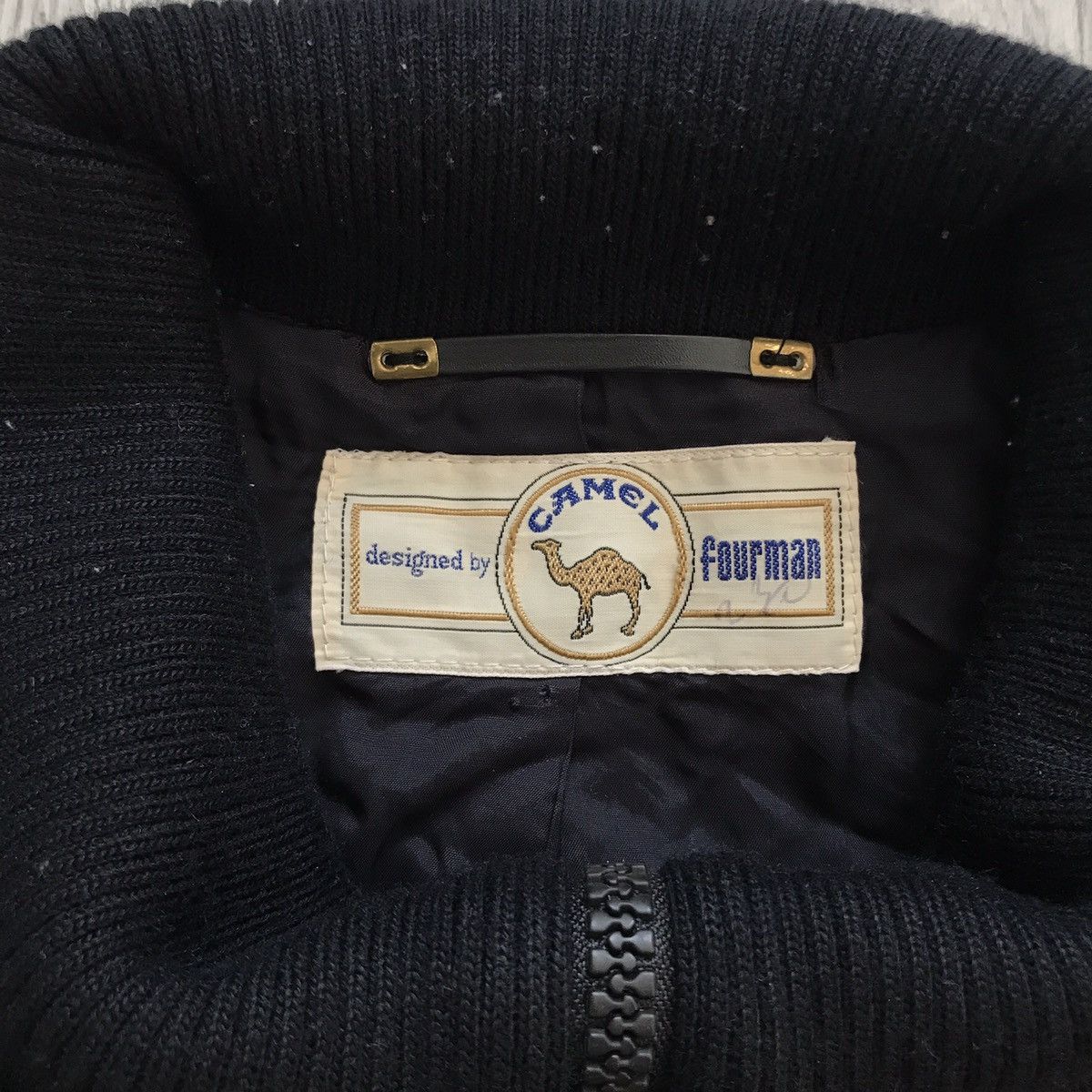 Camel Vintage Camel velvet bomber jacket Size US L / EU 52-54 / 3 - 5 Thumbnail