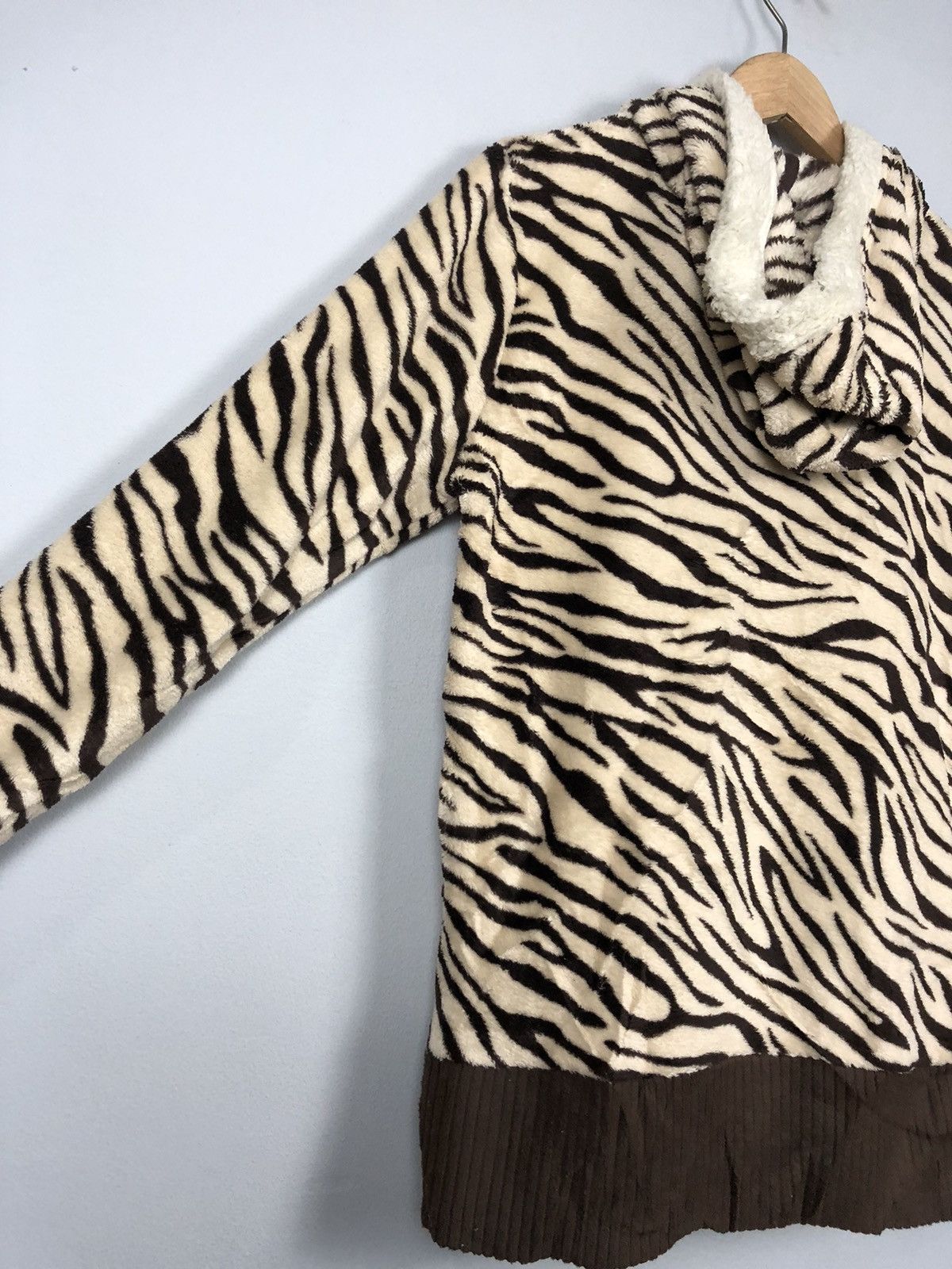 Other GF Japanese Brand zebra Sweater Size M / US 6-8 / IT 42-44 - 5 Thumbnail