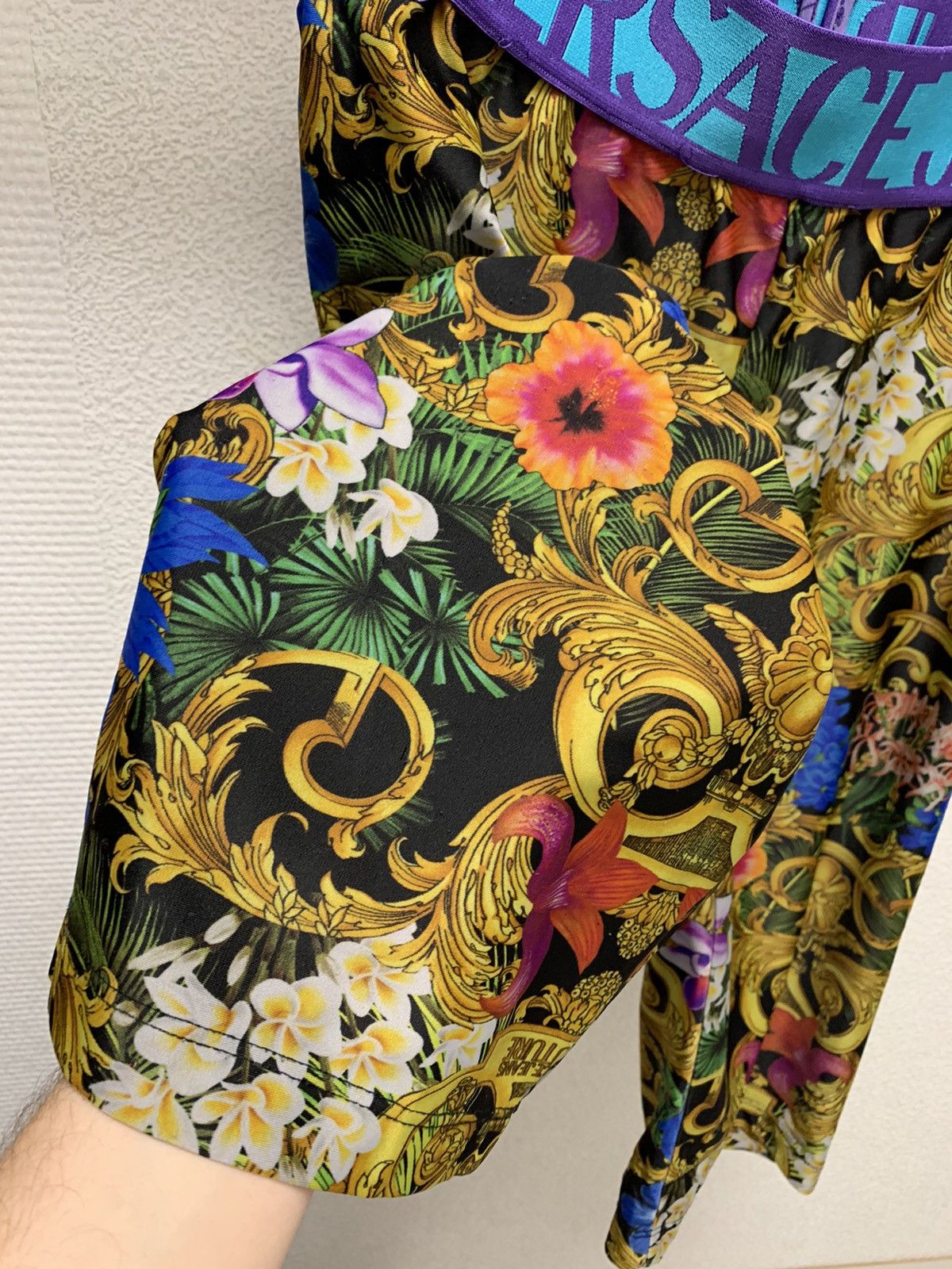 Versace Jeans Couture Versace jeans couture full print short leggings Medusa Size 32" / US 10 / IT 46 - 3 Thumbnail