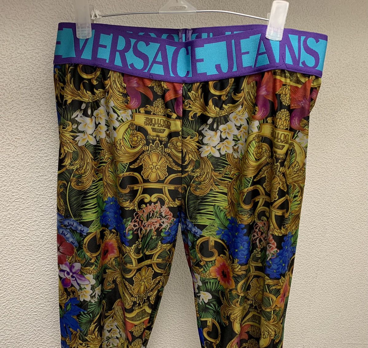Versace Jeans Couture Versace jeans couture full print short leggings Medusa Size 32" / US 10 / IT 46 - 2 Thumbnail